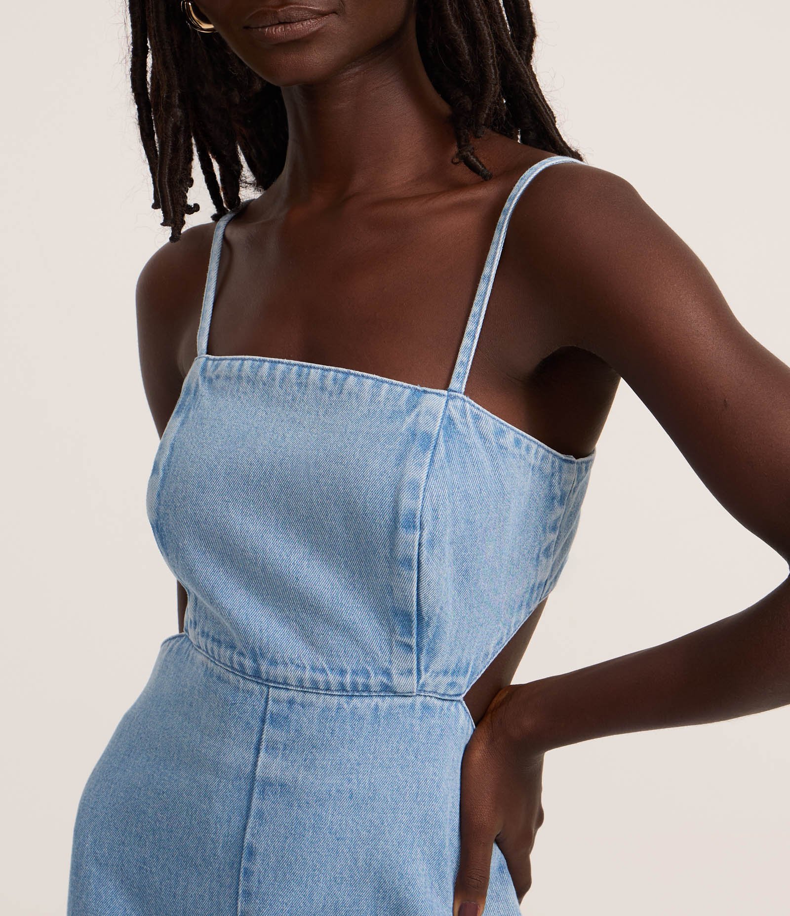 Macacão Longo em Jeans com Recorte e Amarração Azul Médio 3