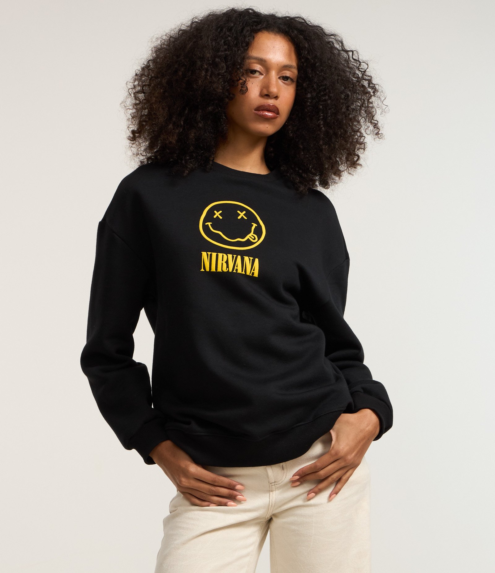 Blusão em Moletom com Forro Fleece e Estampa Frente e Costas Nirvana Preto 2