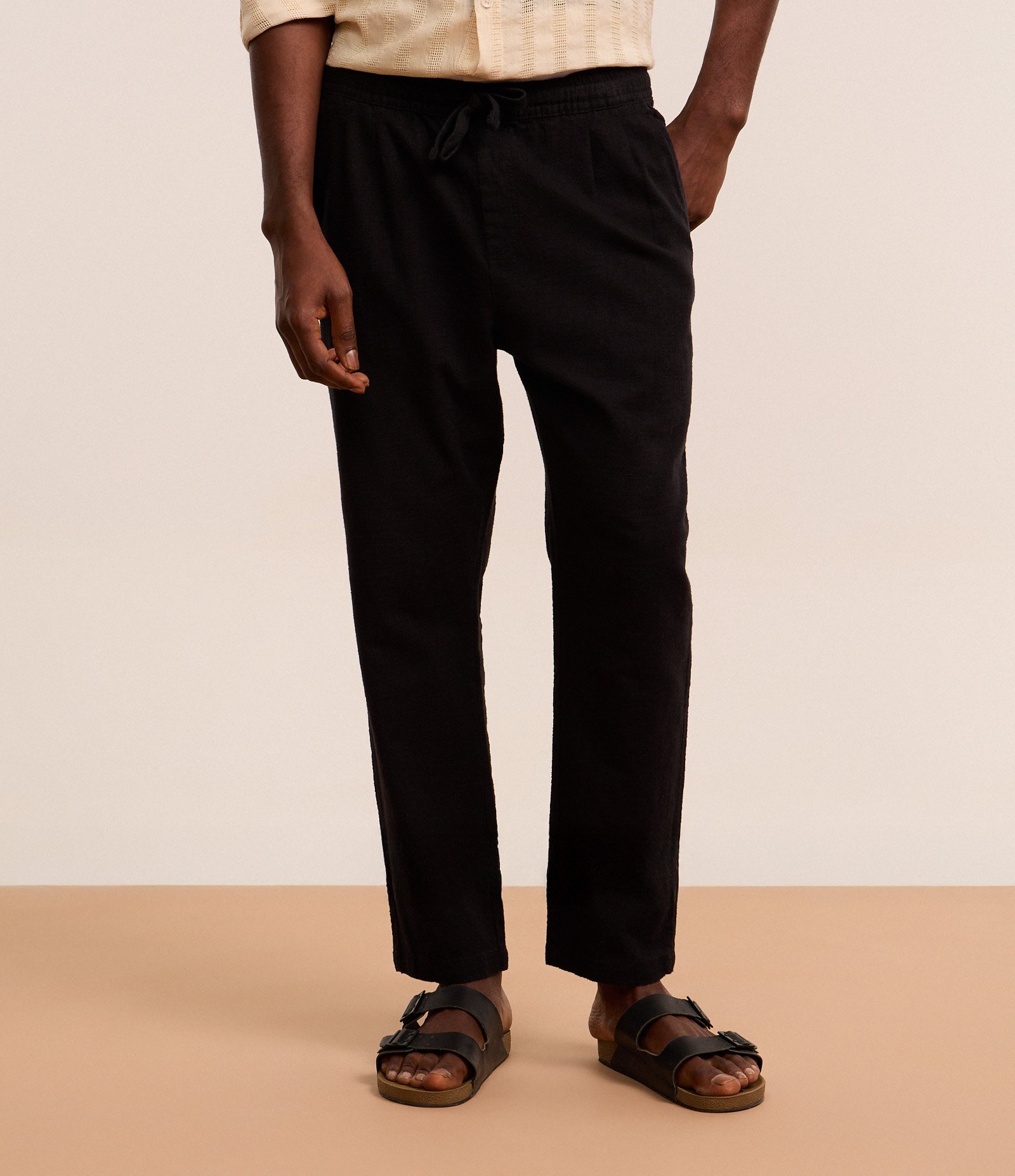 Calça em Algodão com Textura e Amarração na Cintura Preto 1