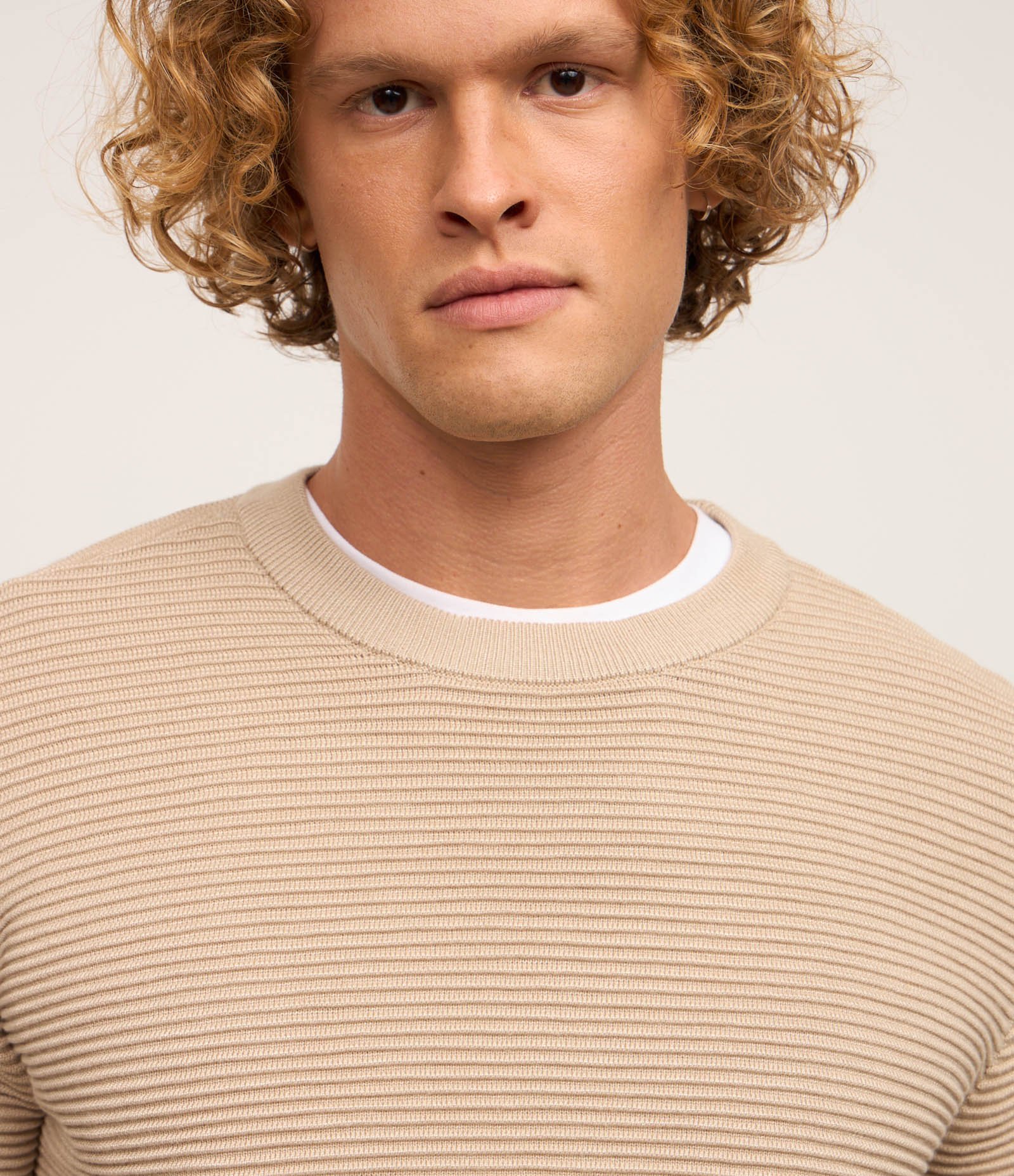 Suéter em Tricô Leve com Texturas Horizontais Bege 4