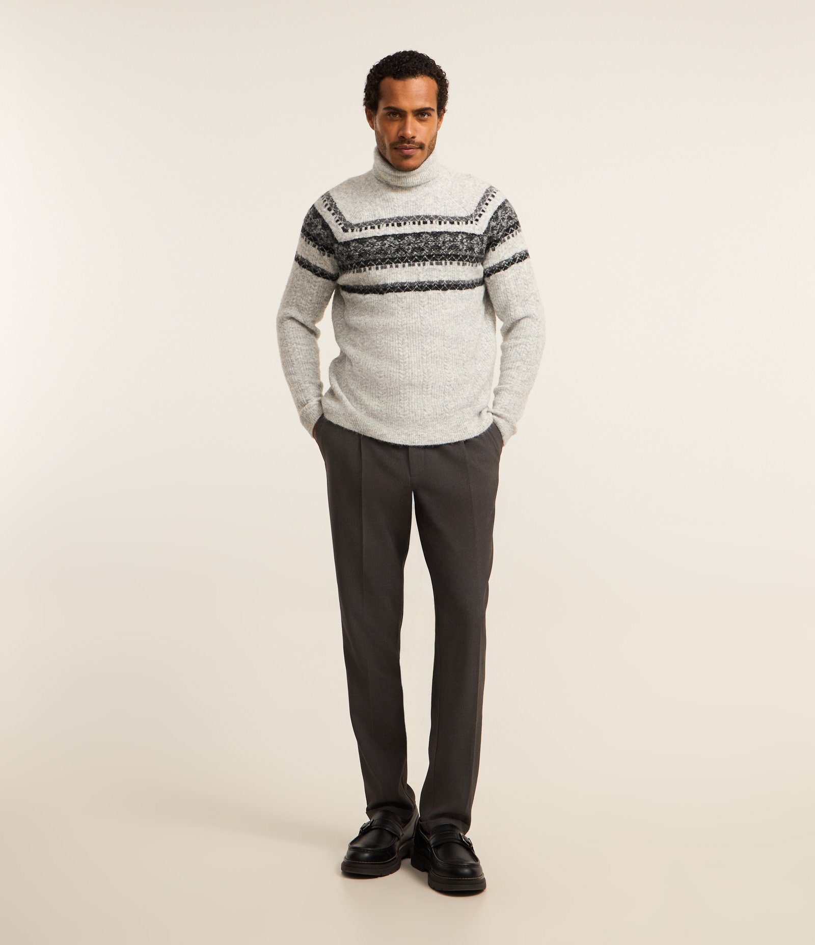 Calça Alfaiatada com Pregas e Cós Elástico Cinza 1