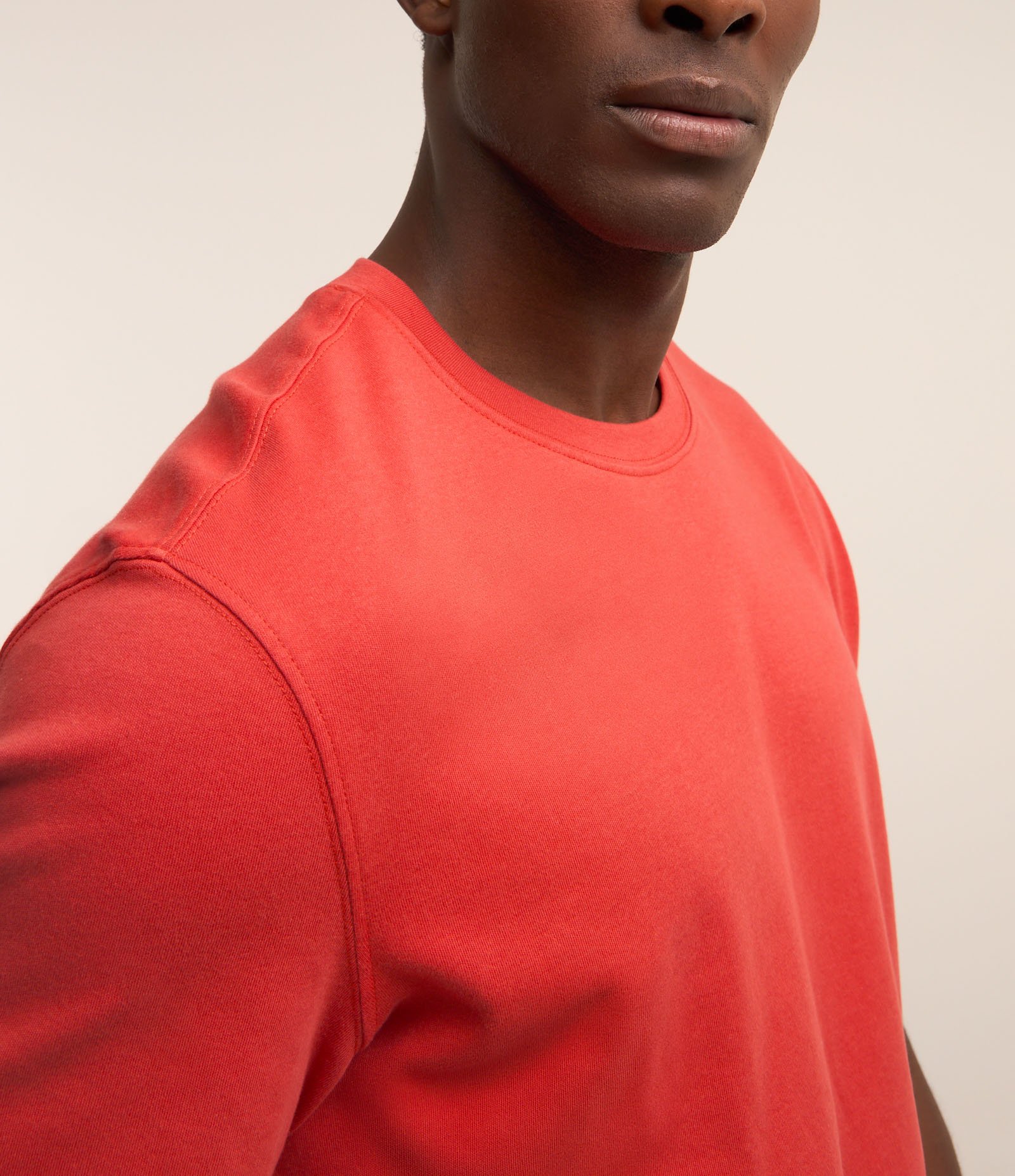Camiseta Regular em Algodão com Gola Redonda Laranja Coral 2