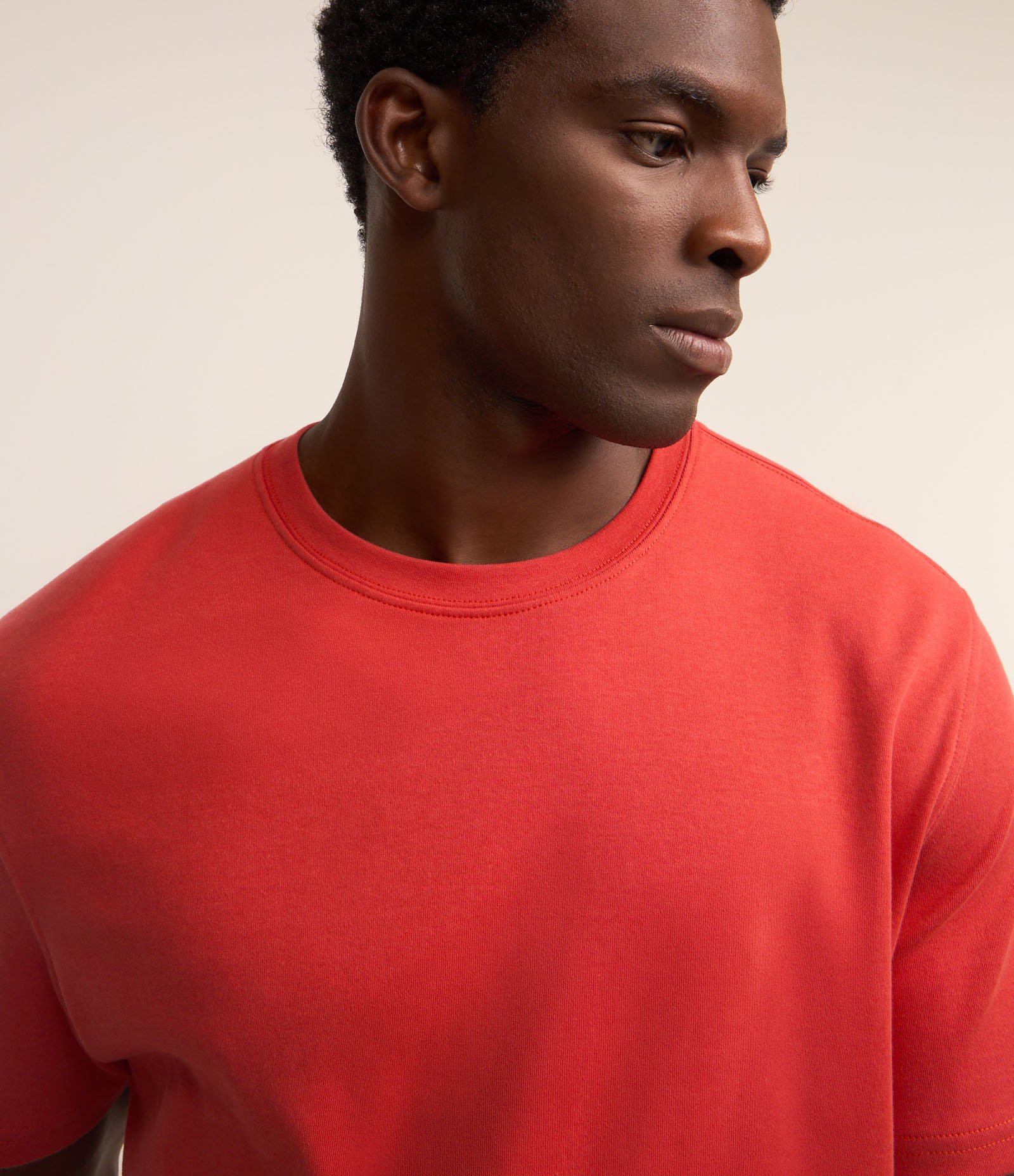 Camiseta Regular em Algodão com Gola Redonda Laranja Coral 4
