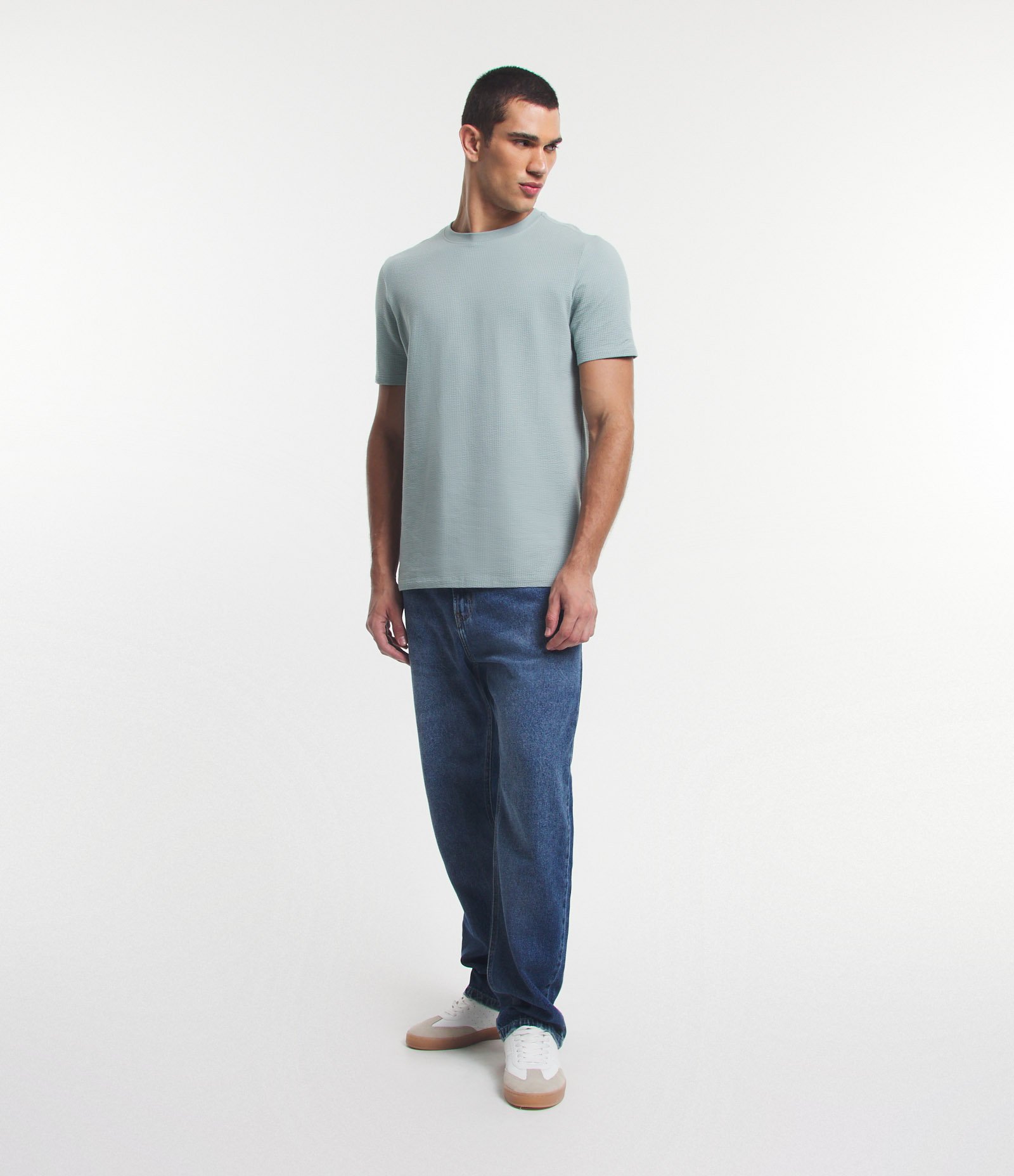 Camiseta Regular em Ana Ruga com Textura e Manga Curta Azul 2