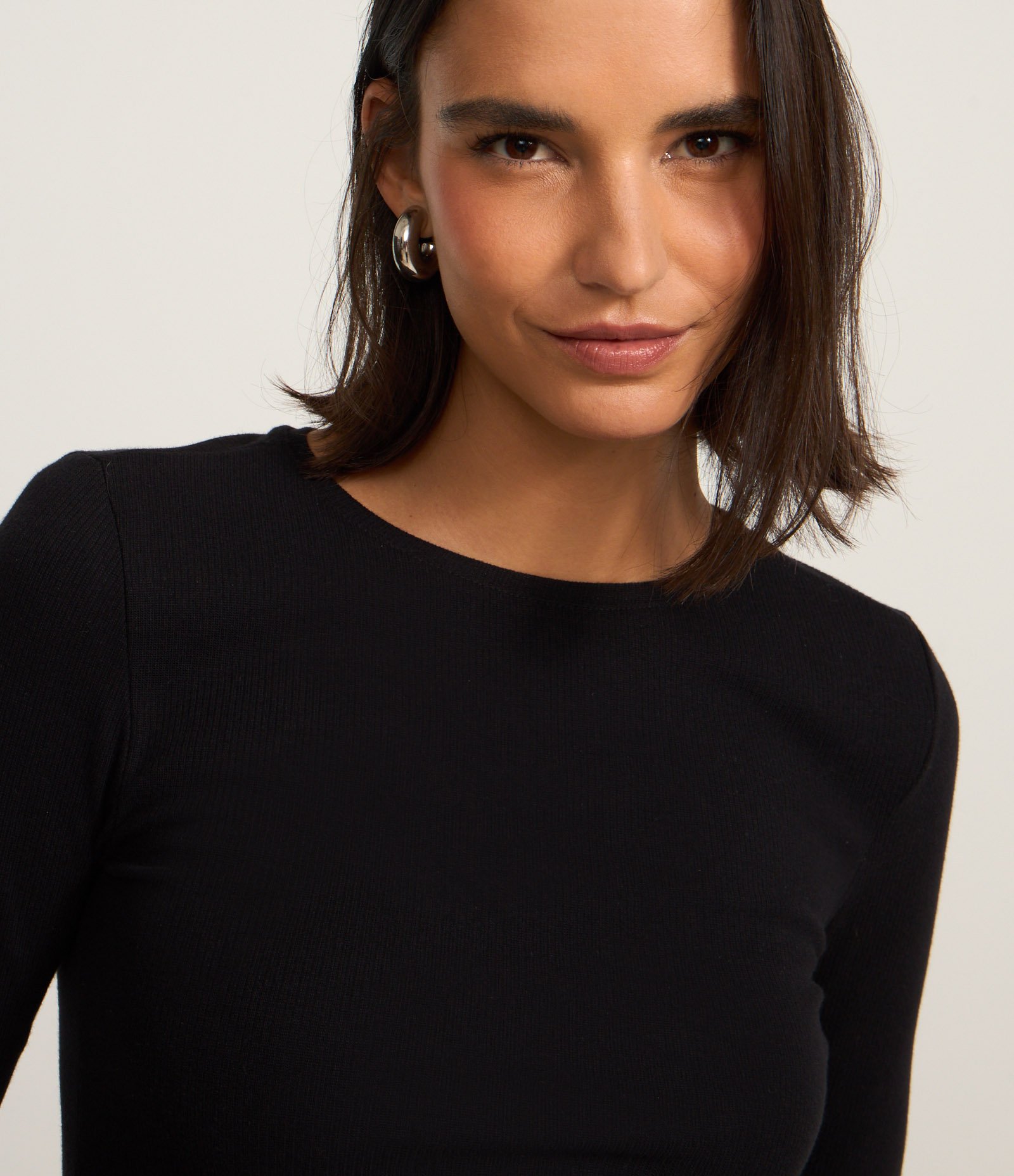 Vestido Midi Básico em Ribana com Manga Longa e Fenda Preto 4