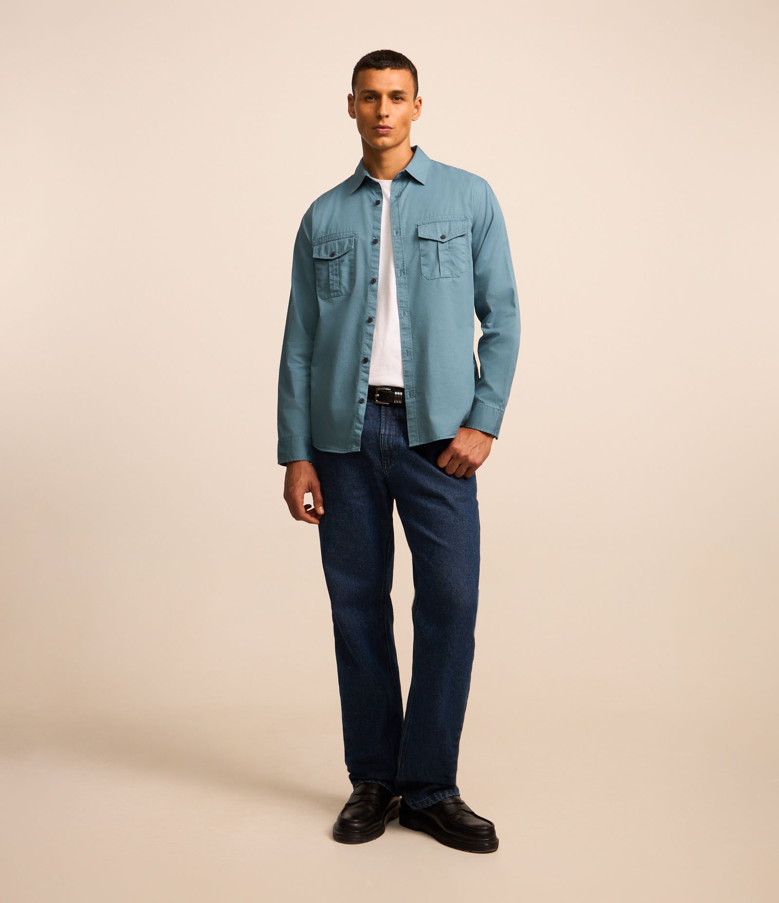 Camisa Comfort em Algodão com Bolsos Frontais 2