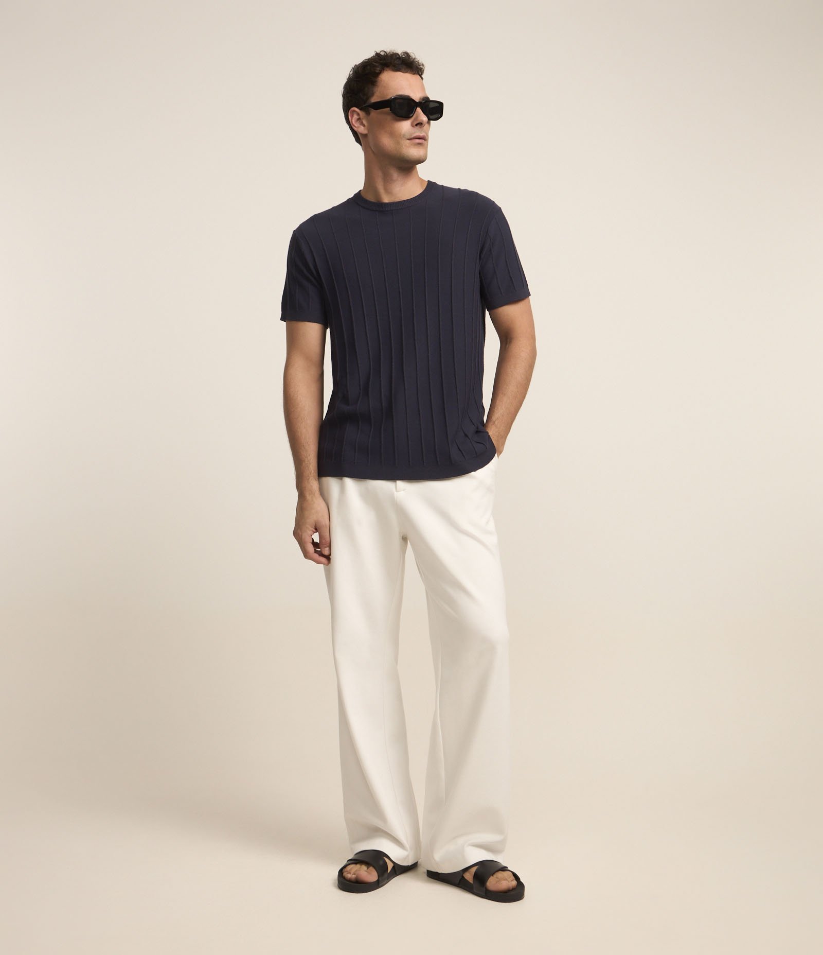 Camiseta Slim em Tricô com Relevos Verticais Azul Marinho 2