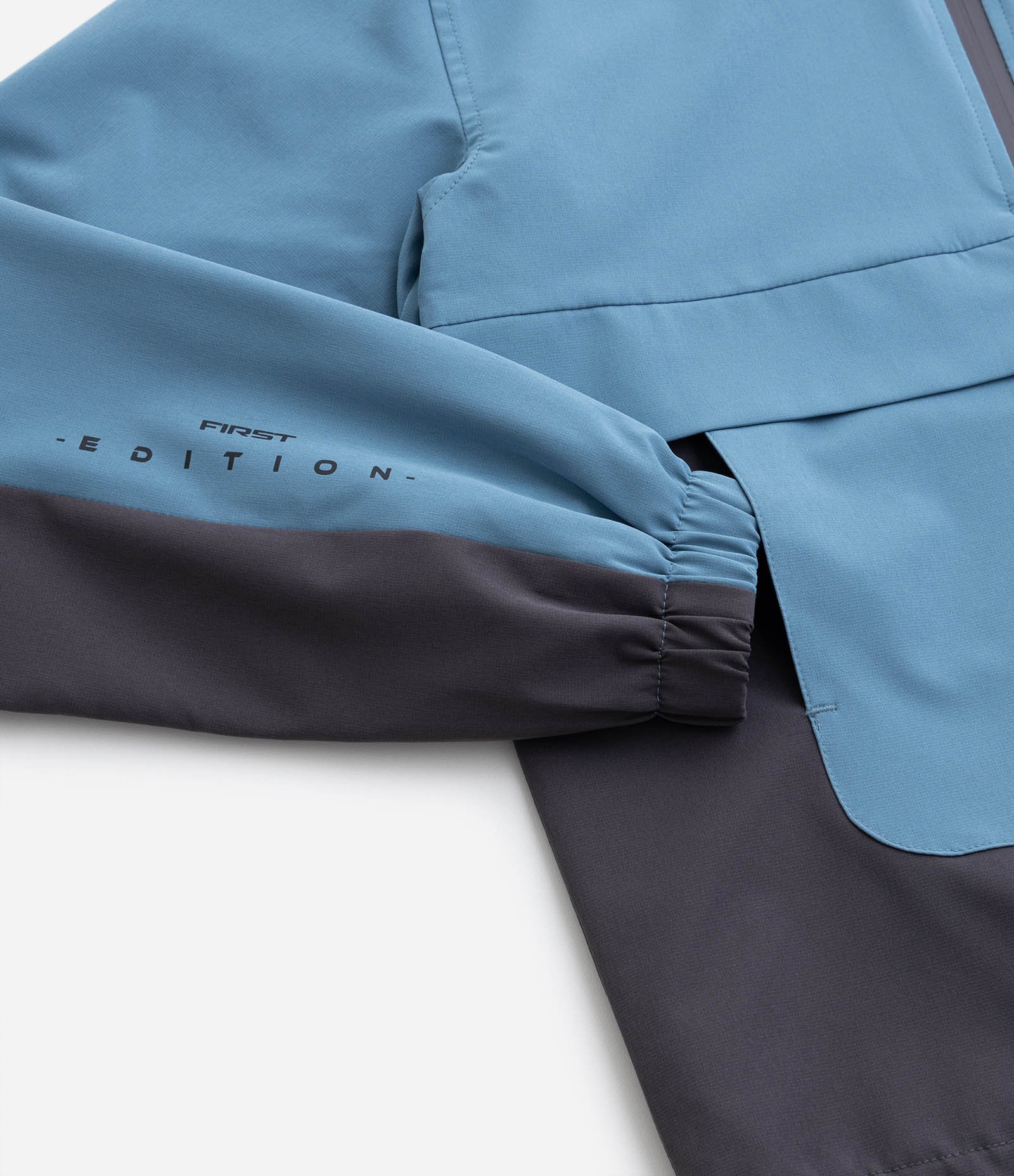 Jaqueta Infantil com Capuz e Recortes - Tam 5 a 14 Anos Azul/Preto 7