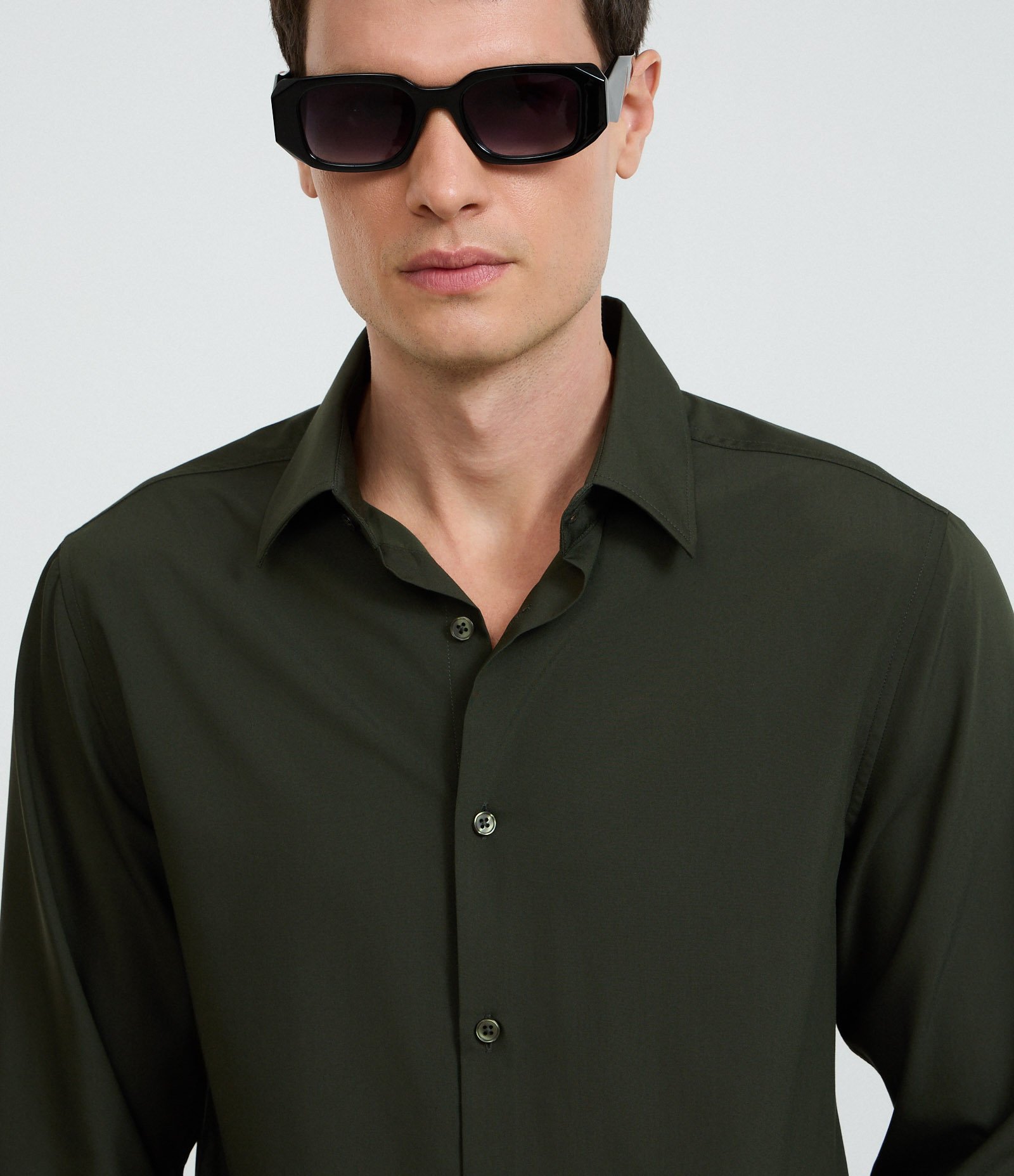 Camisa Slim em Fibra de Bambu Verde Escuro 4