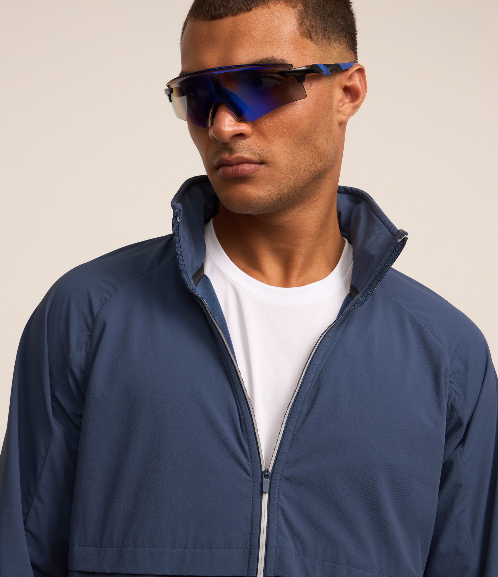 Jaqueta Esportiva com Capuz e Recortes Azul 6