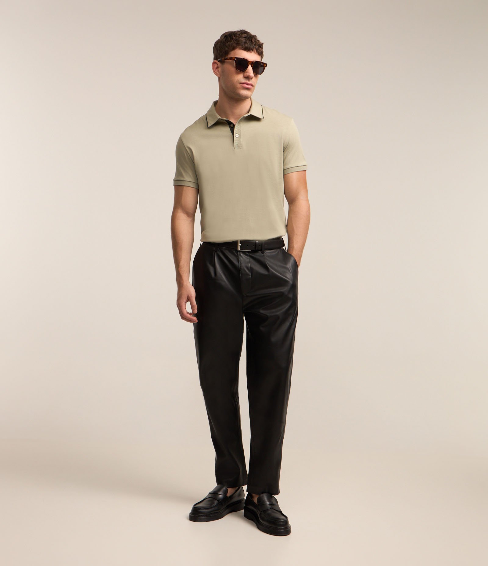 Camisa Polo Regular em Algodão Peruano com Detalhe Contrastante na Gola Verde Acinzentado 3