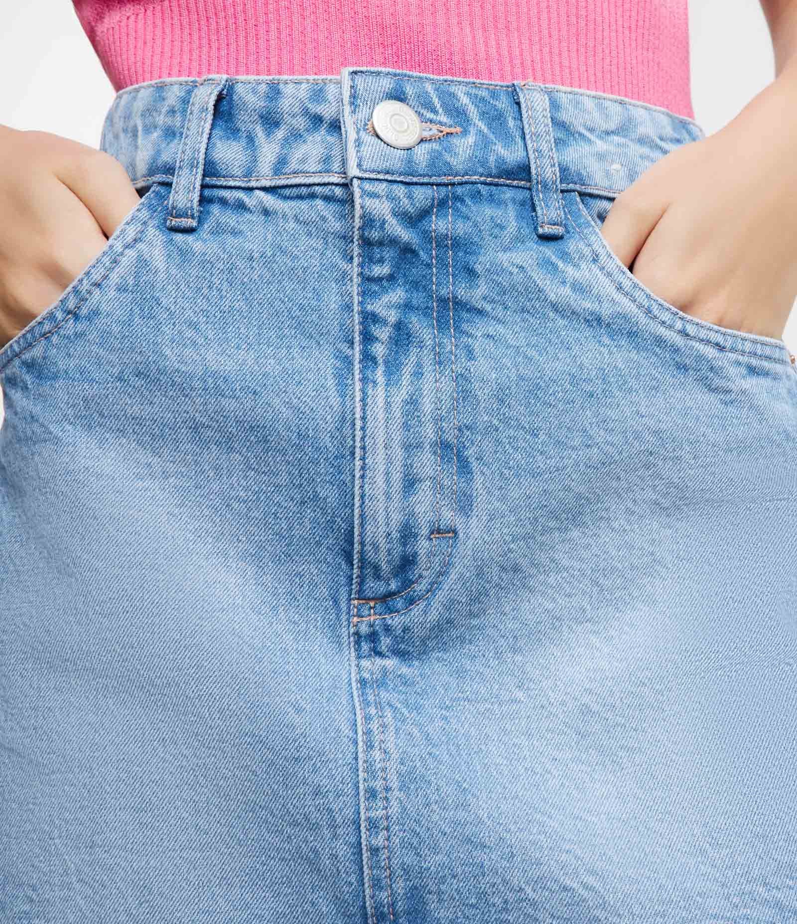 Saia Curta em Jeans Dirty Washed e Bolsos Azul 4