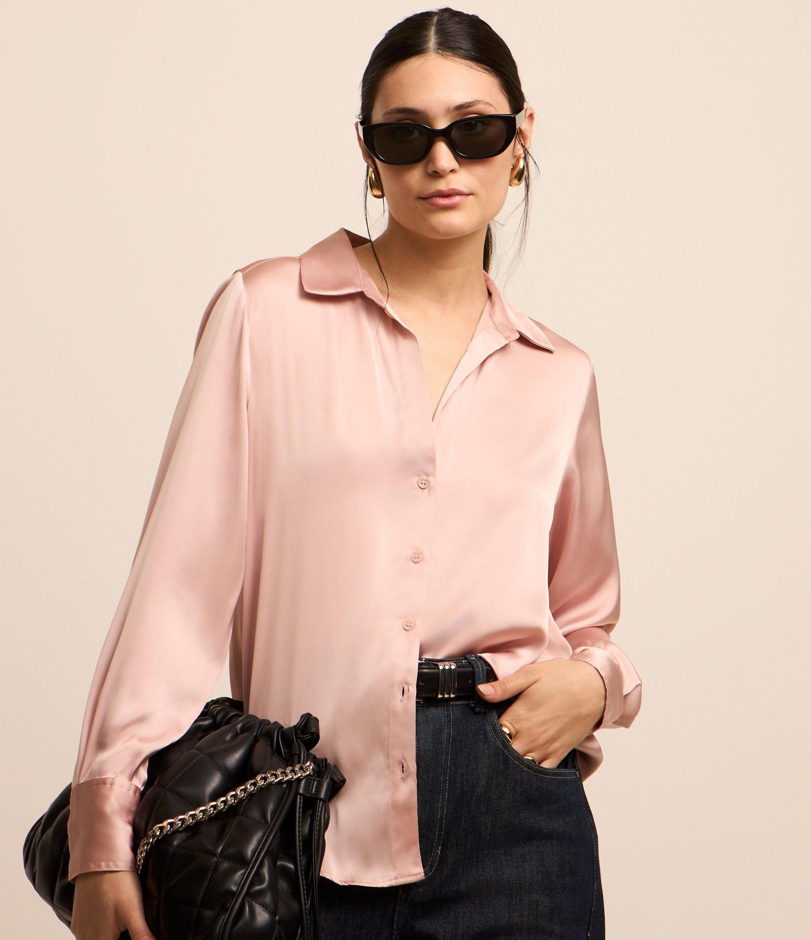 Camisa Acetinada com Abotoamento Frontal Rosa 1