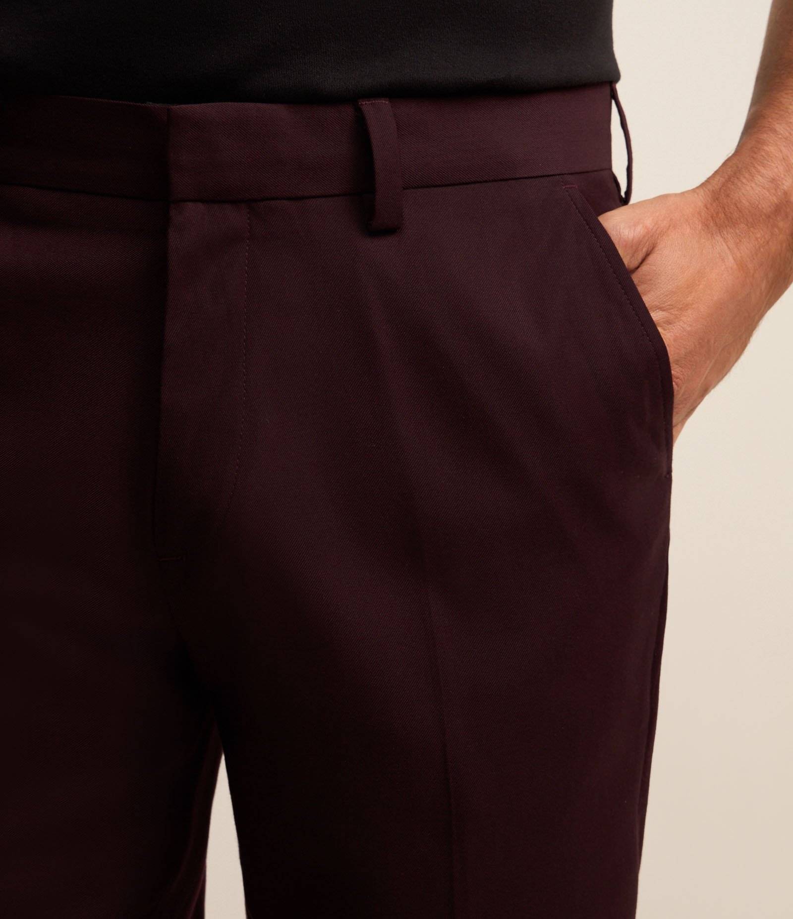 Calça Social em Tricoline com Textura Sarjada Vinho 4