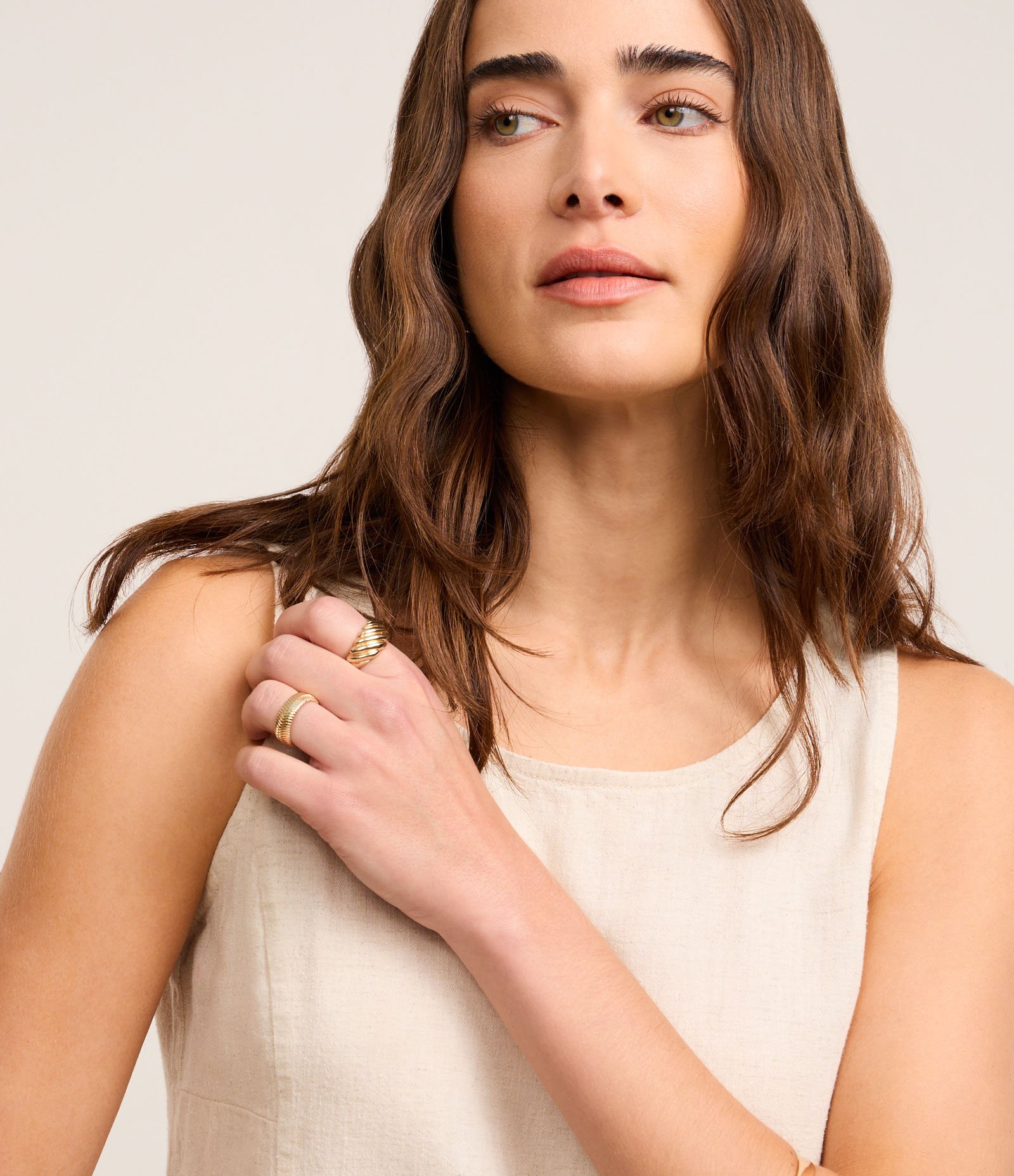 Blusa Regata em Sarja com Efeito Linho Bege 3