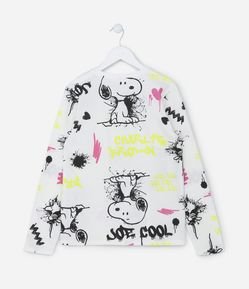 Camiseta Infantil com Estampa Snoopy Grafitado - Tam 5 a 14 Anos