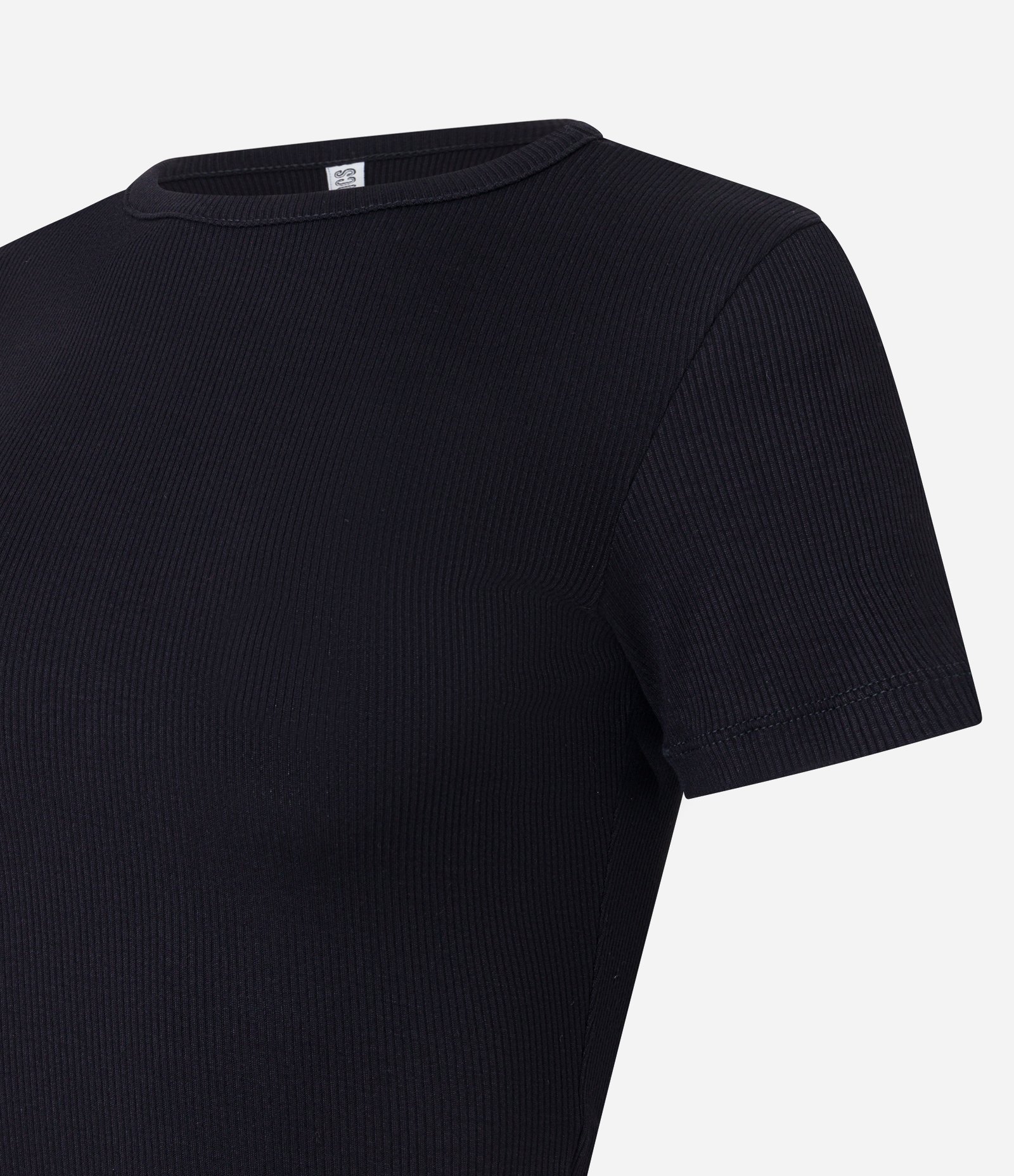 Blusa Básica Texturizada em Viscose com Acabamento Frufru Preto 5