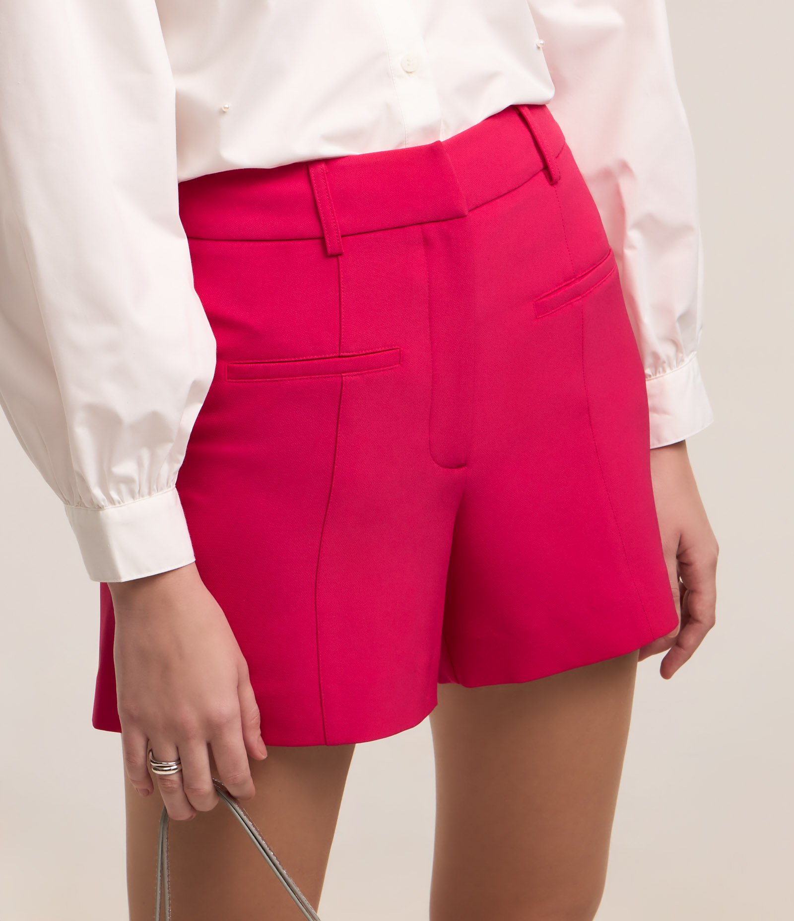 Bermuda Alfaiatada em Crepe com Bolso Fake Rosa Pink 2