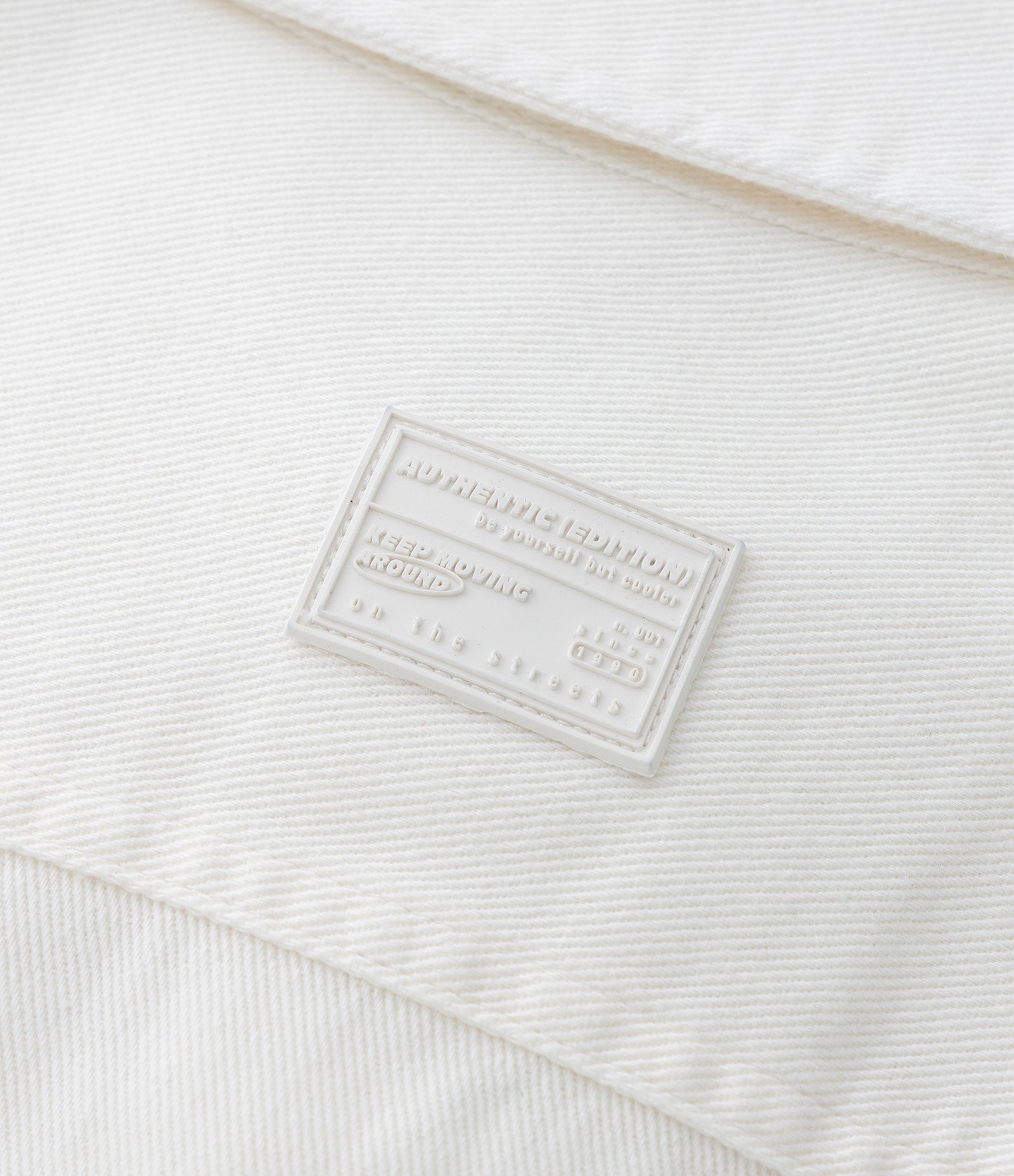 Camisa Infantil em Jeans com Bolsinho - Tam 5 a 14 Anos Branco Neve 3