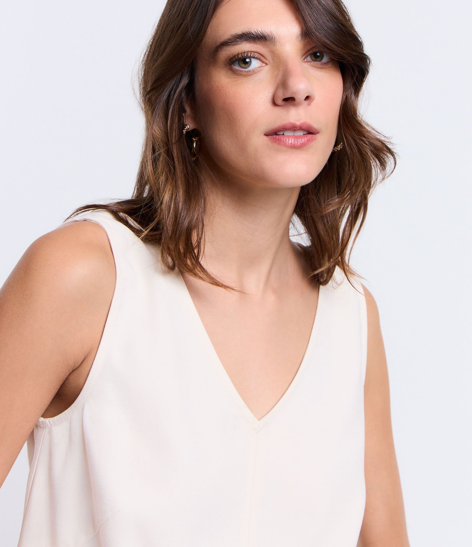 Blusa em Viscose com Decote V e Efeito Sarjado 4