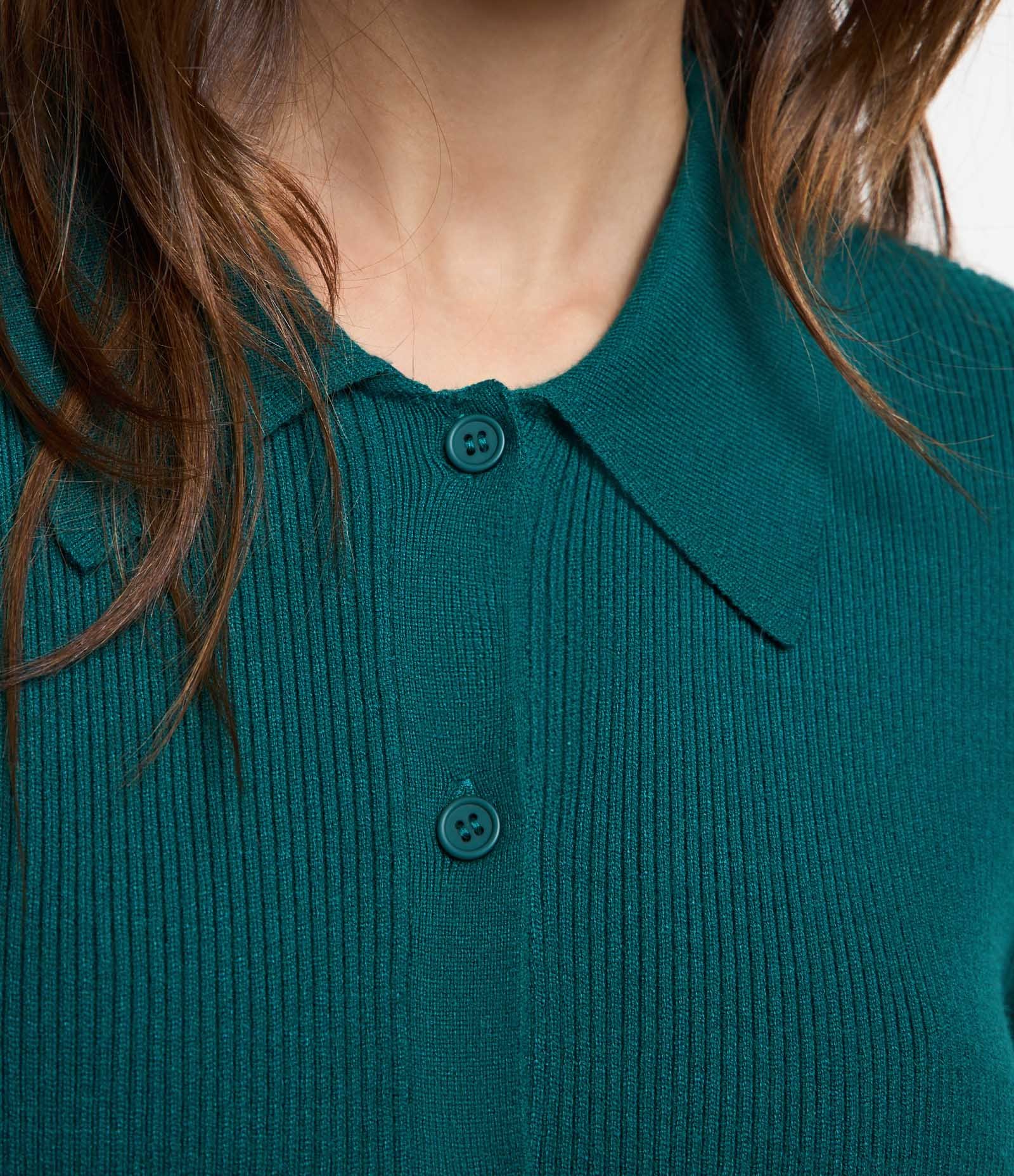 Vestido Midi em Viscose com Amarração na Cintura e Textura Canelada Verde 2