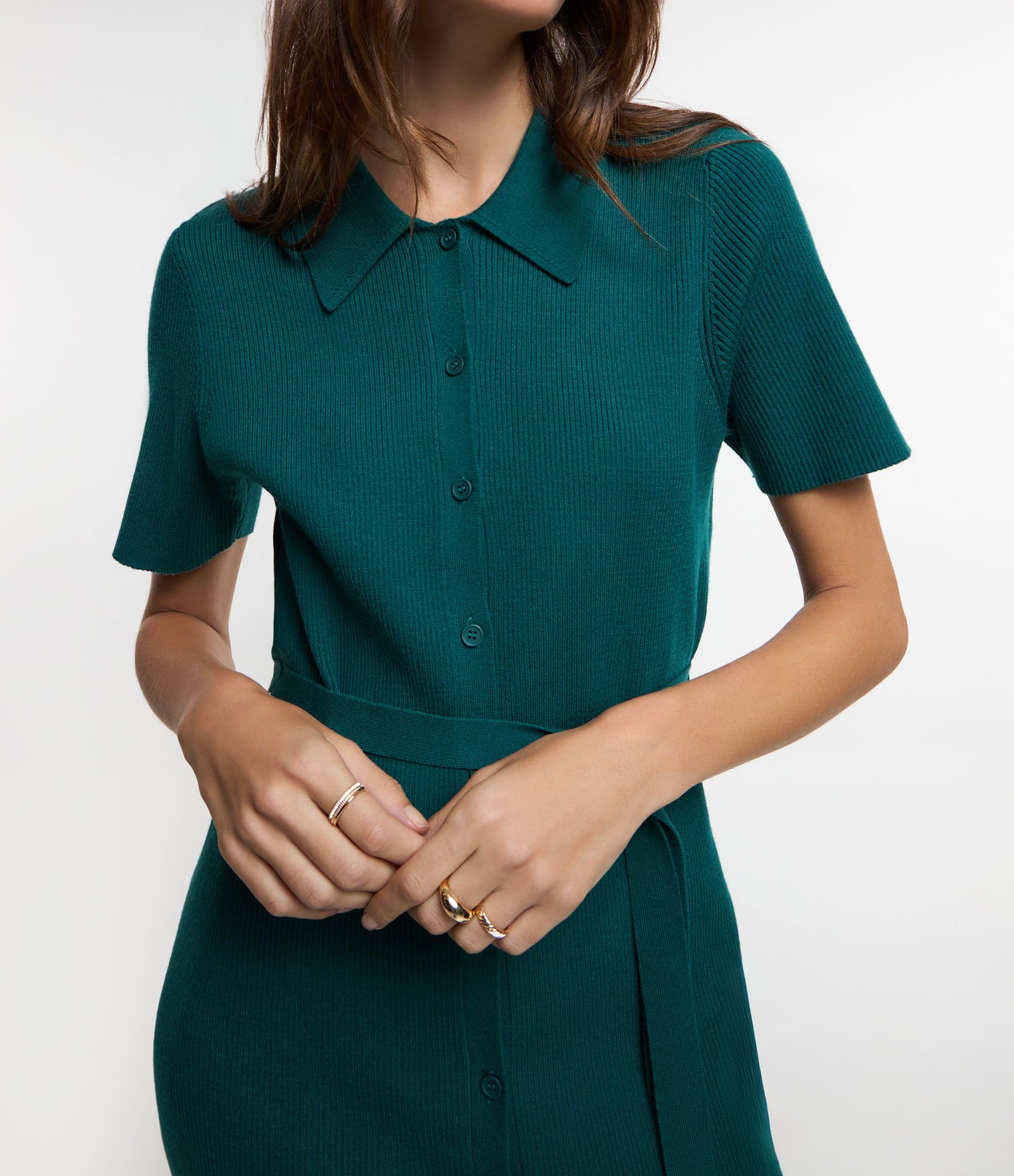 Vestido Midi em Viscose com Amarração na Cintura e Textura Canelada Verde 5