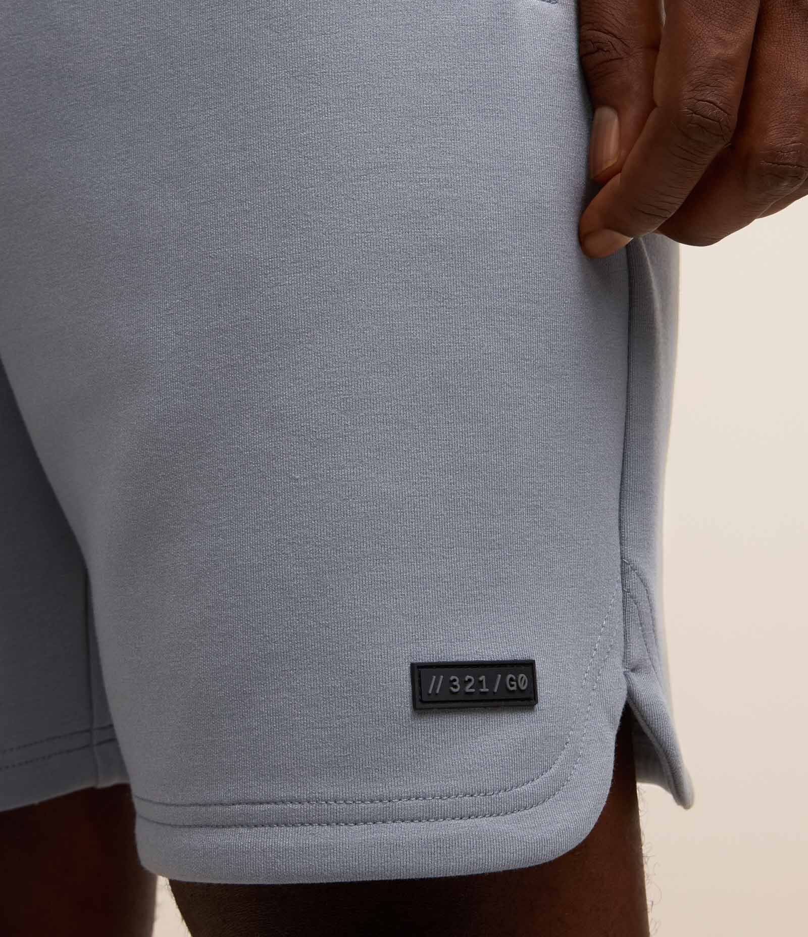 Bermuda Esportiva em Moletom Tecnológico com Cós Elástico e Zíper no Bolso 3