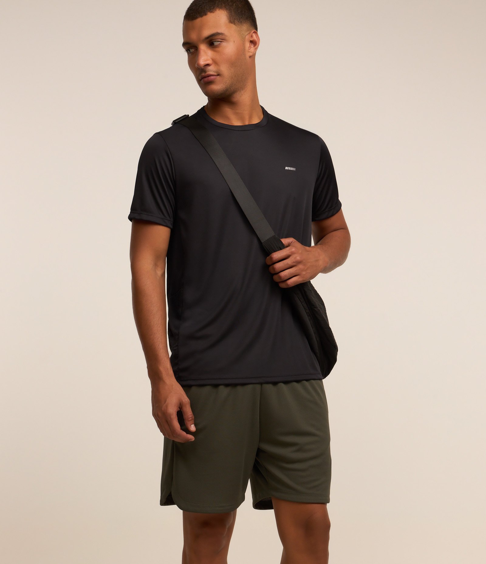 Bermuda Esportiva com Tecnologia Dry Verde Militar 3