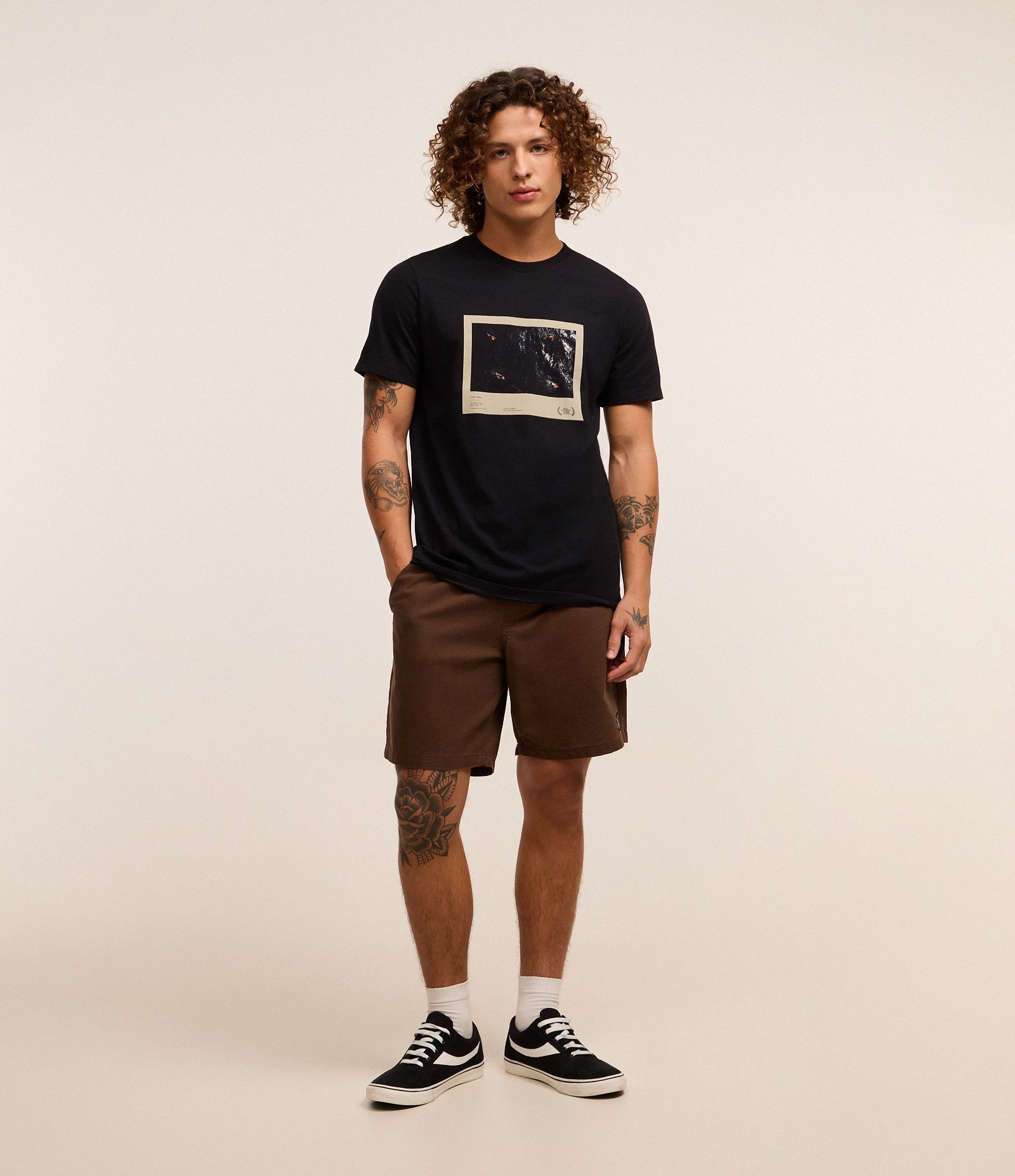 Bermuda Texturizada com Cós Elástico e Cordão para Ajuste Marrom 1