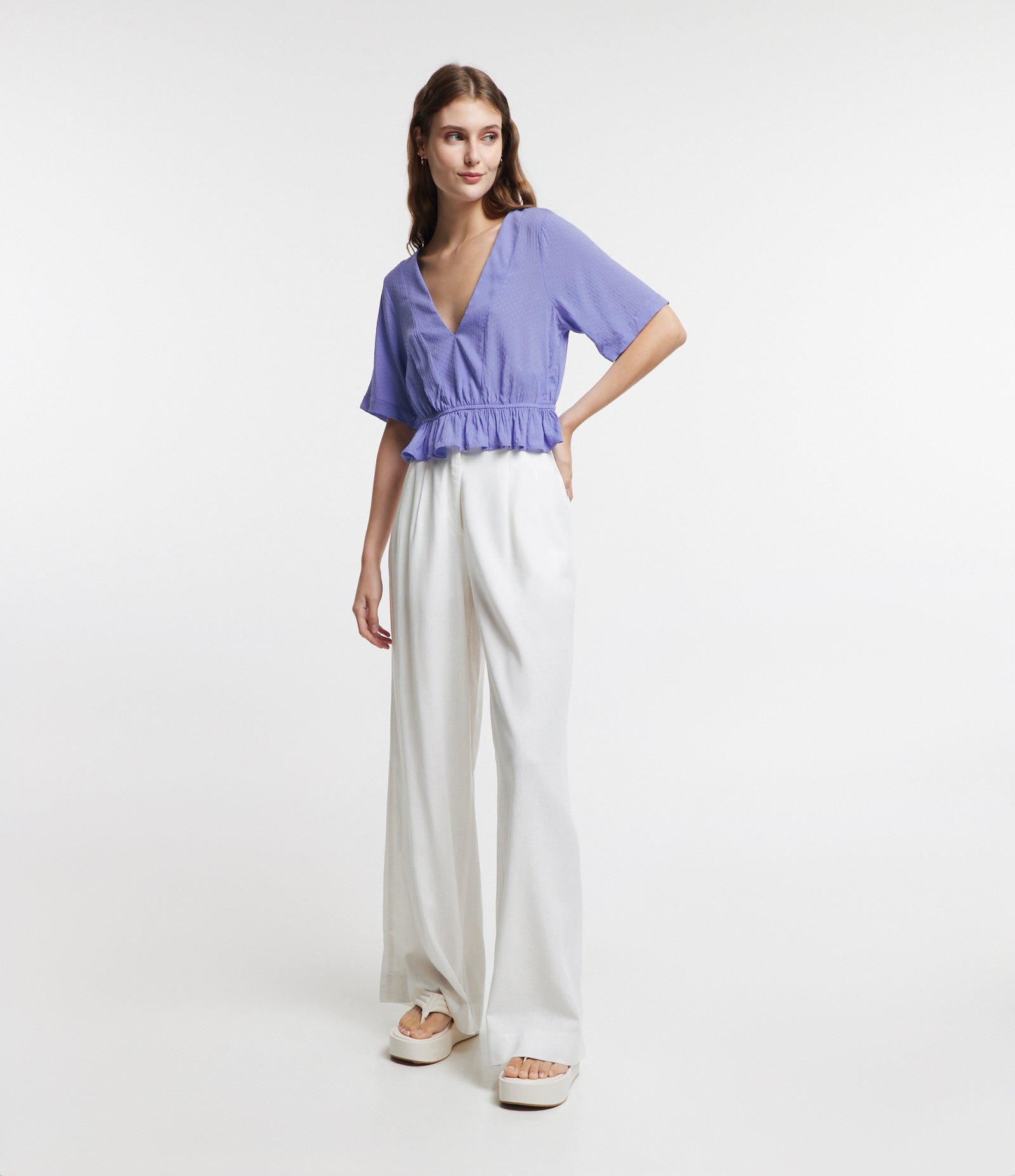 Blusa em Viscose com Textura e Babadinho na Barra Azul 2