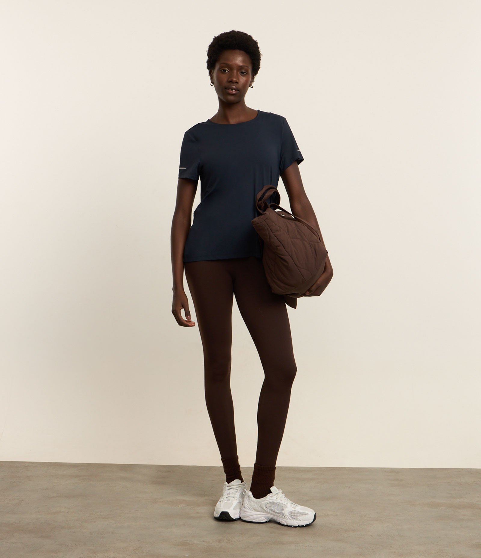 Camiseta Esportiva Regular Texturizada com Detalhe Refletivo 2