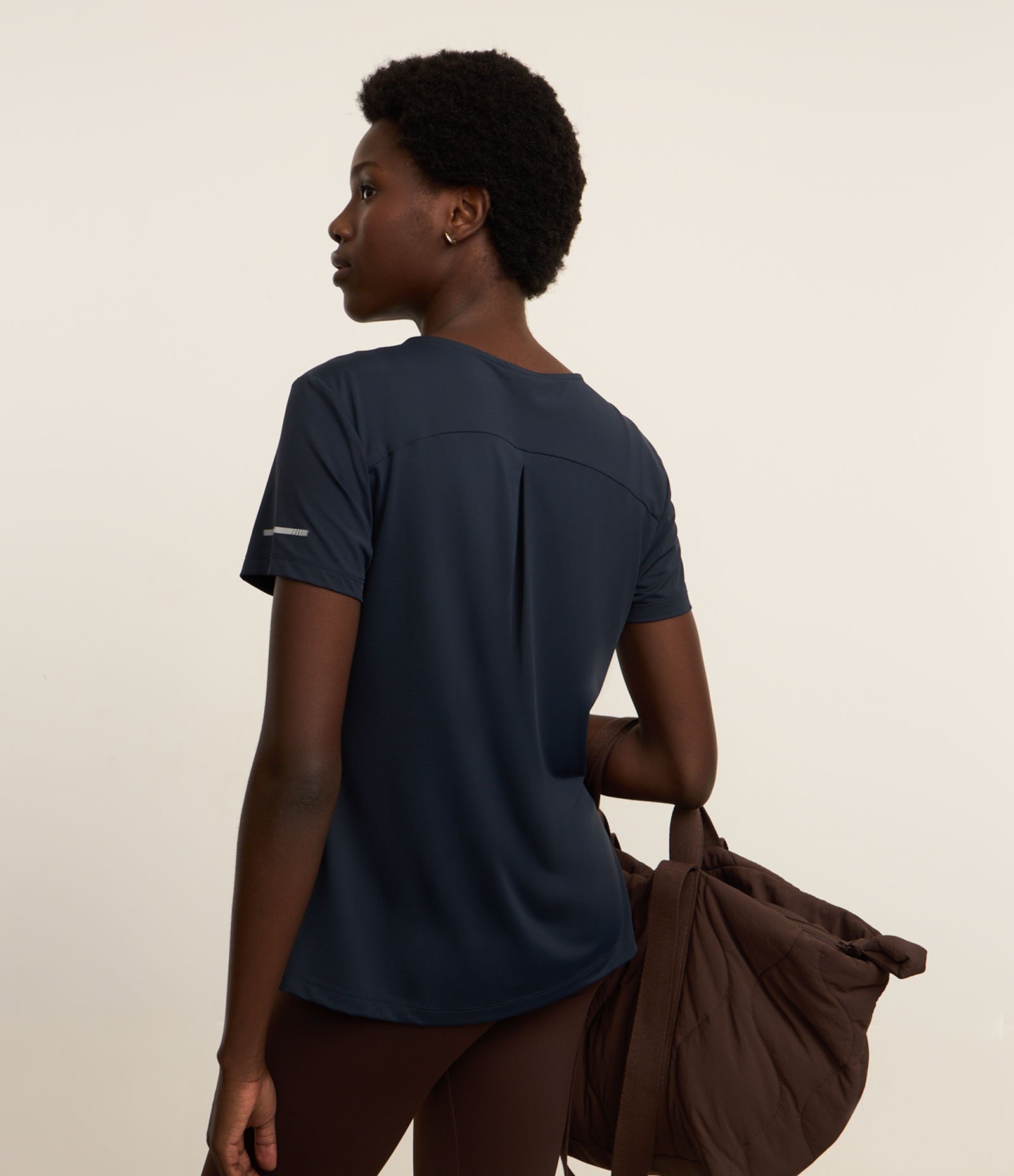 Camiseta Esportiva Regular Texturizada com Detalhe Refletivo 3