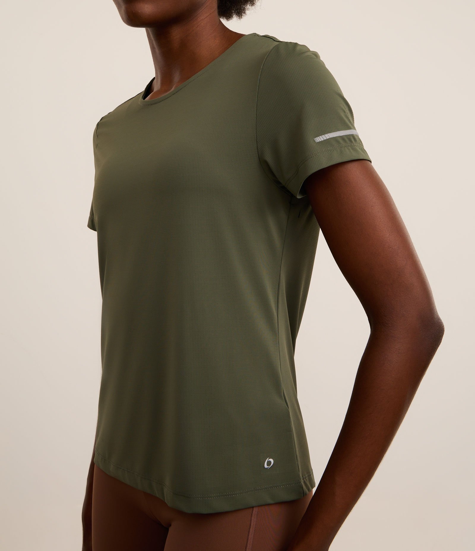 Camiseta Esportiva Regular Texturizada com Detalhe Refletivo Verde Estonado 3