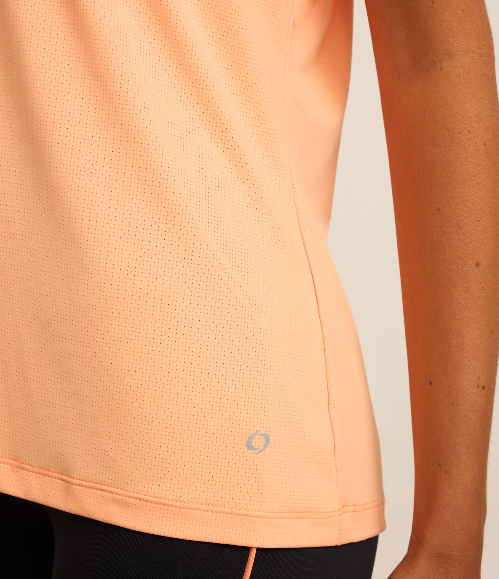 Camiseta Esportiva Regular Texturizada com Detalhe Refletivo Laranja Claro 5