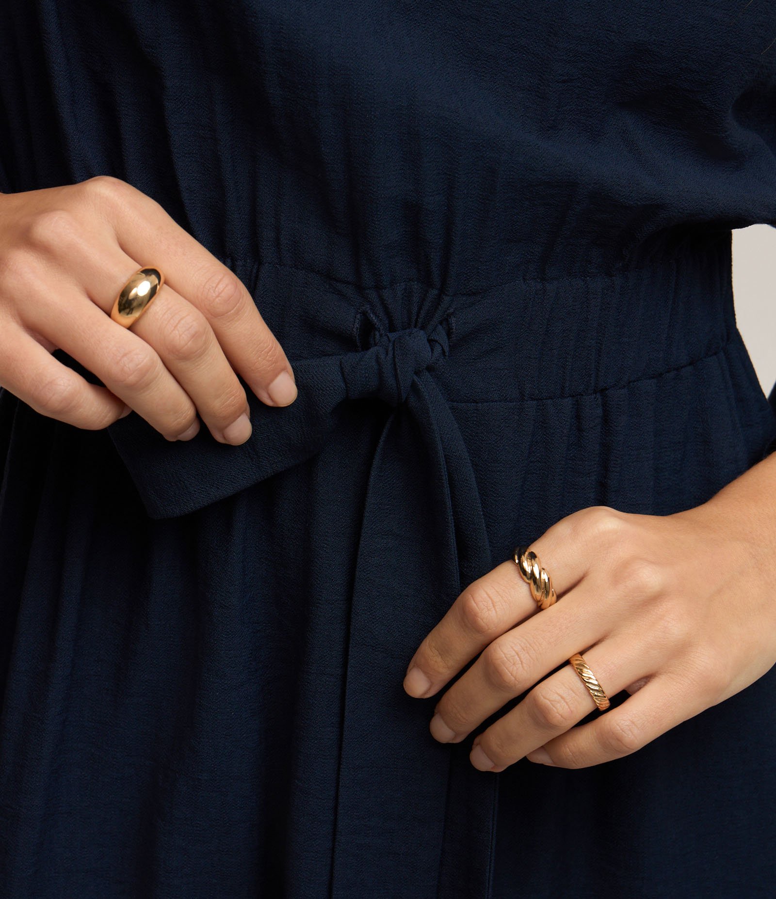 Vestido em Viscose com Cintura Ajustada e Decote V Azul 3