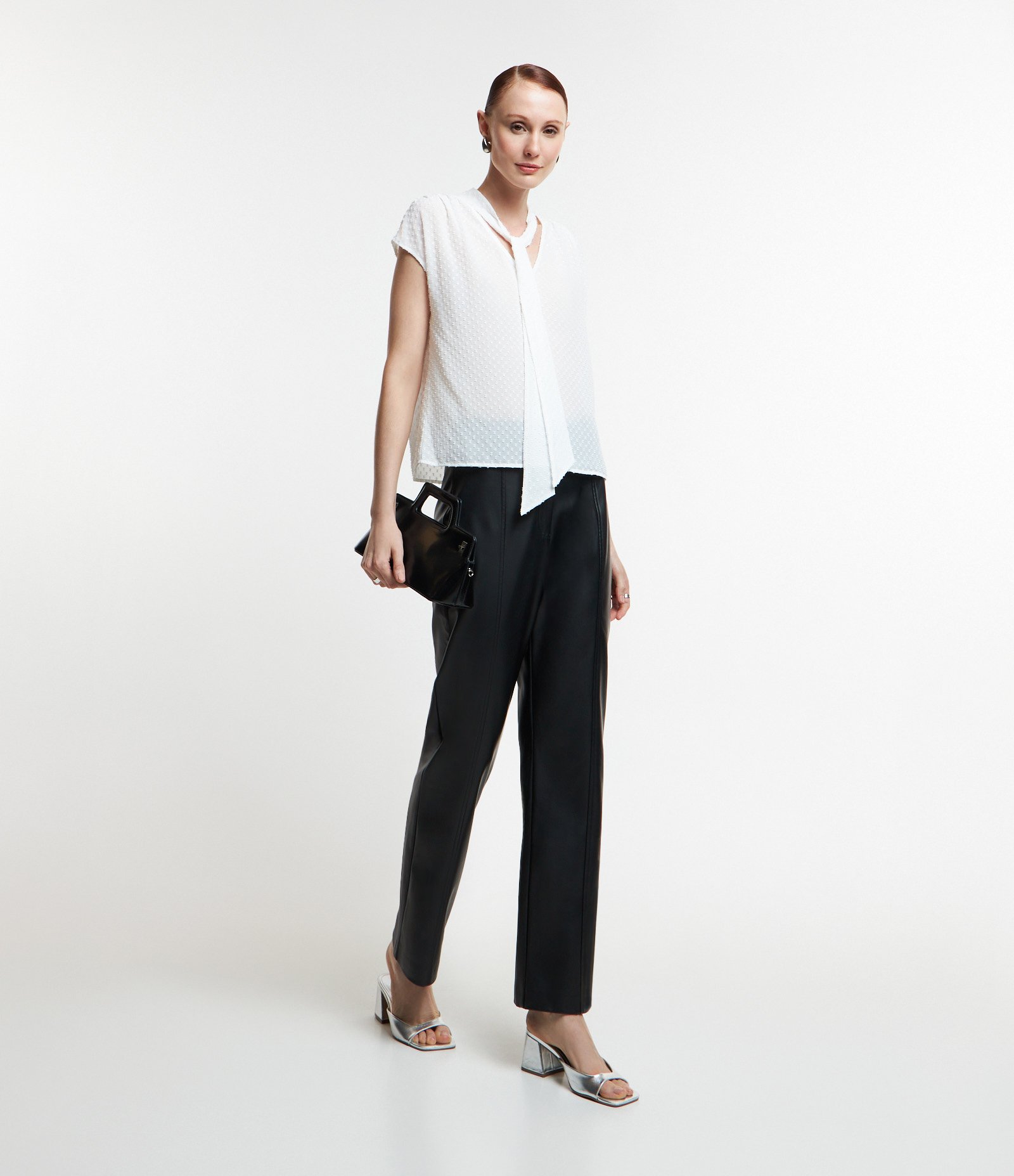 Blusa em Crepe com Laço de Chiffon na Gola e Texturas Branco Neve 2