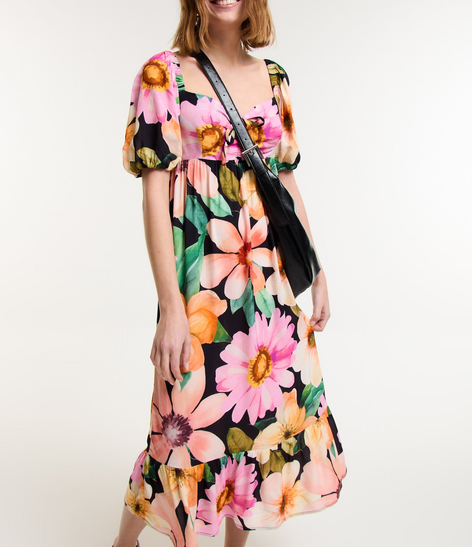 Vestido Midi Manga Bufante em Viscose com Flores Estampadas Multicores 5