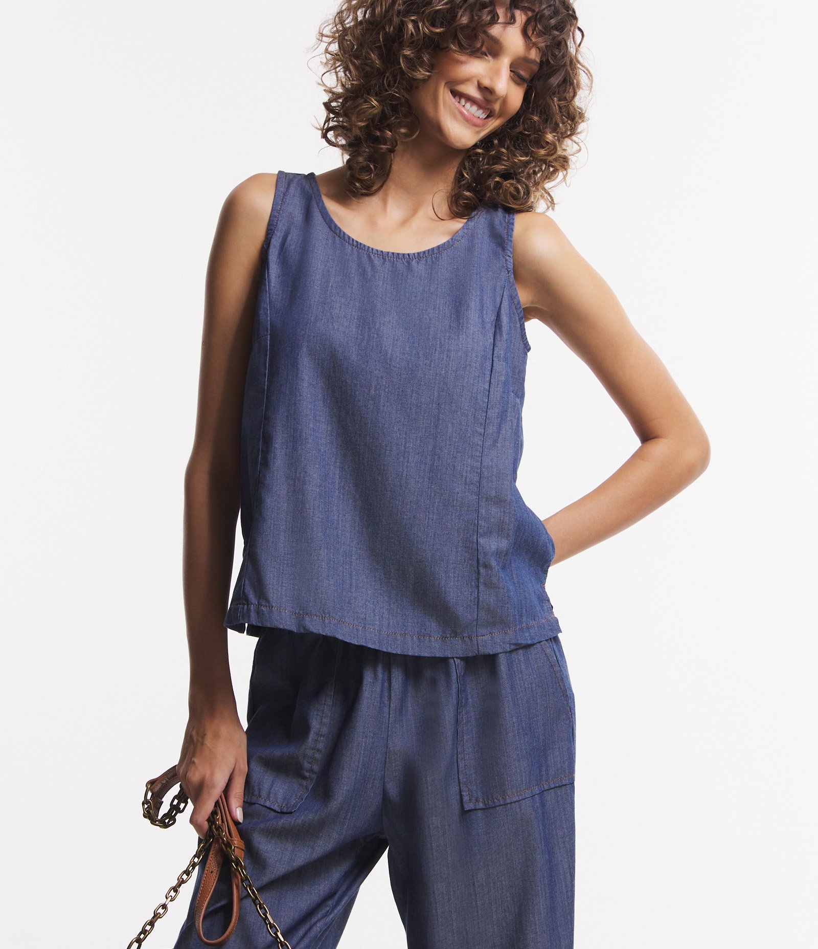 Blusa Regata em Jeans com Recortes Azul 1