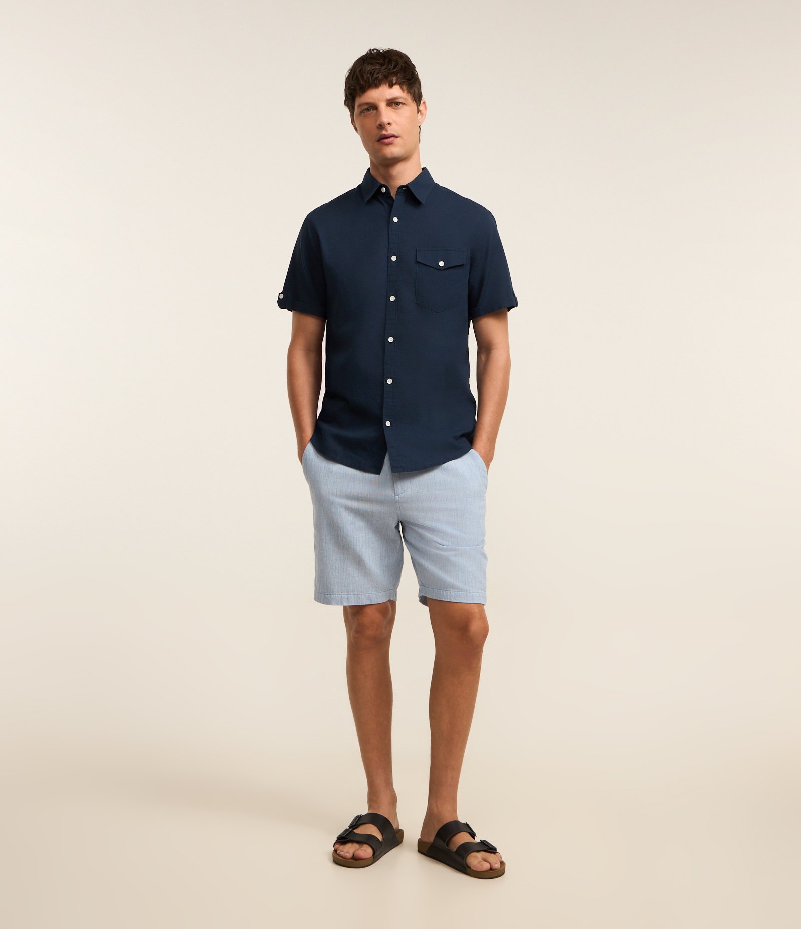 Camisa Comfort em Linho com Bolso e Dobra na Manga Azul Noite 2