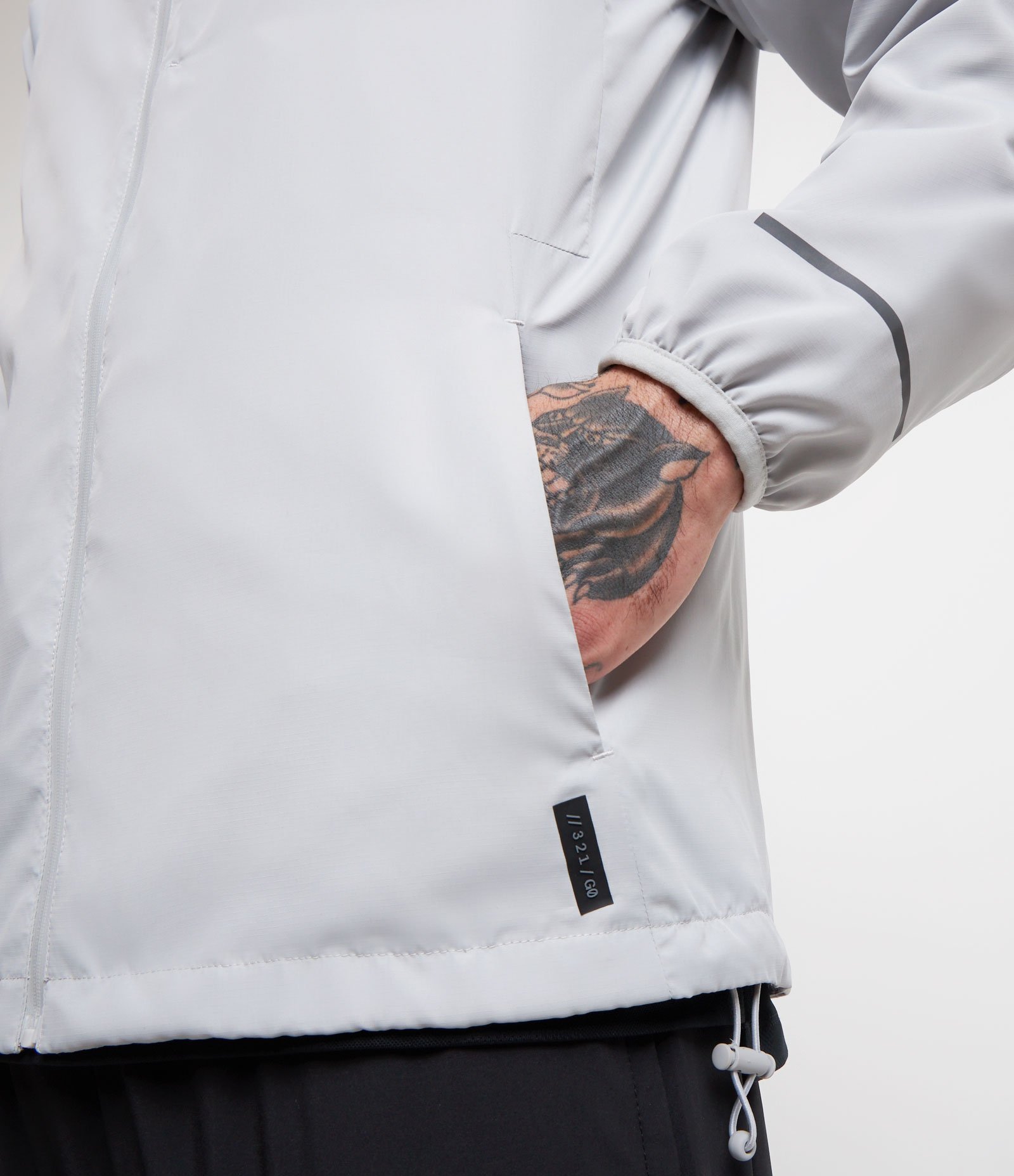 Jaqueta Esportiva com Punhos Ajustados e Capuz 5