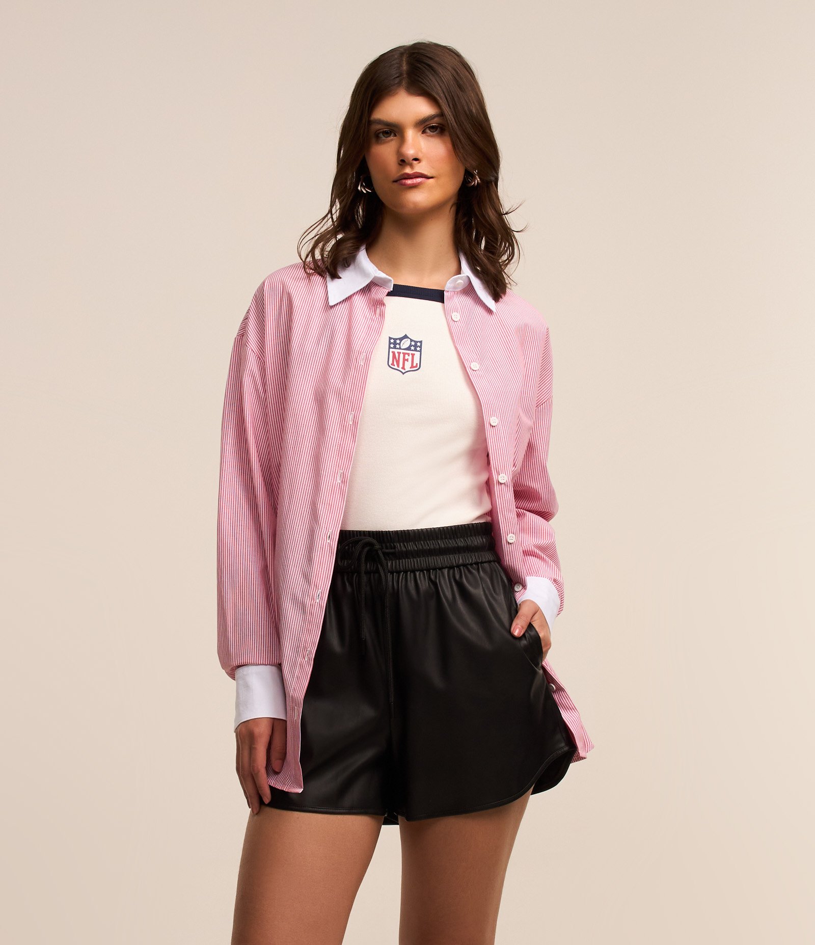 Short Runner em Pu com Cordão no Cós Preto 1