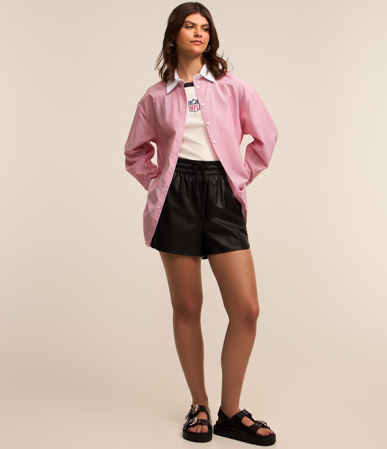 Short Runner em Pu com Cordão no Cós Preto 2