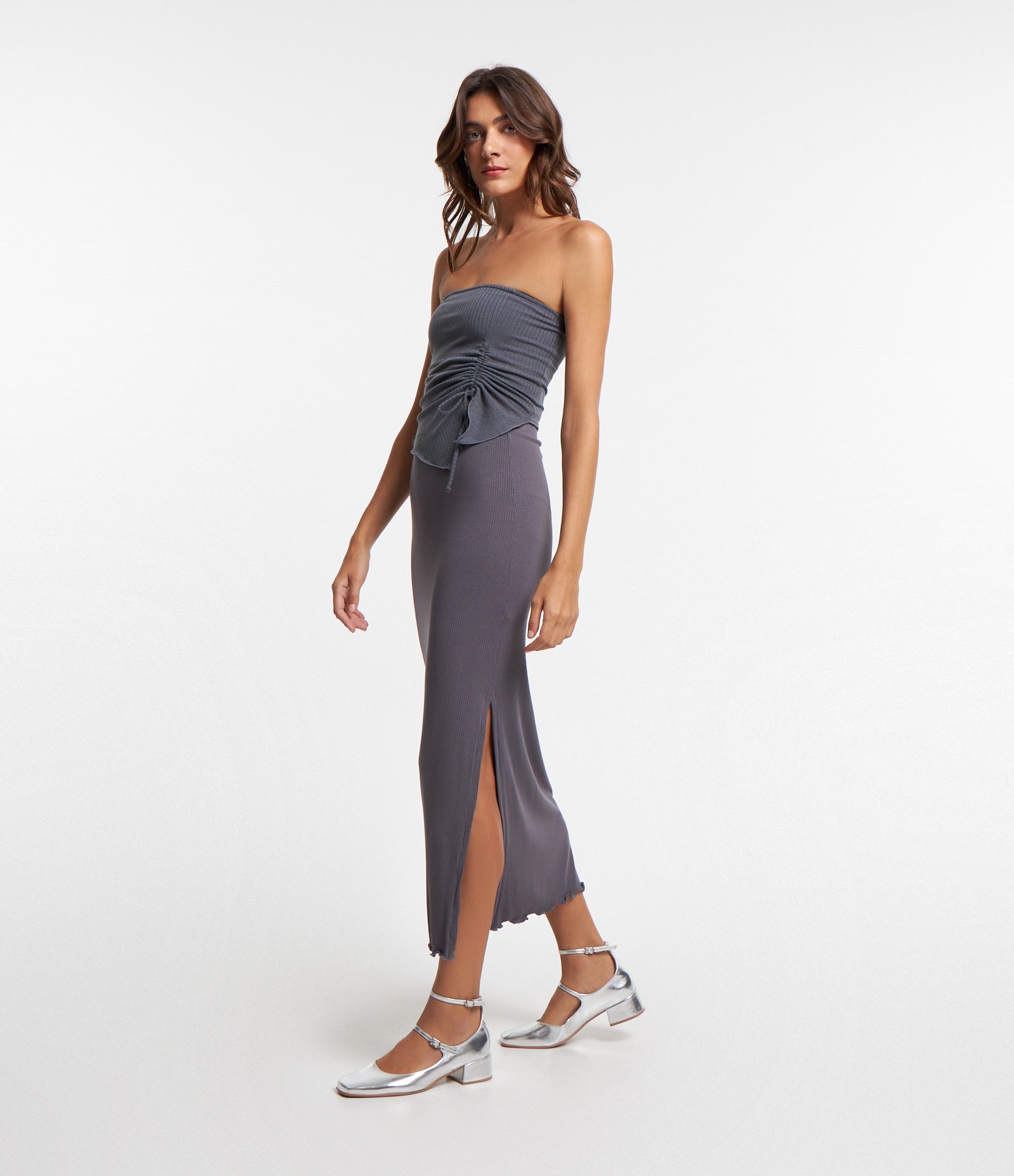 Saia Midi em Ribana com Fenda e Barra Picot Cinza 1