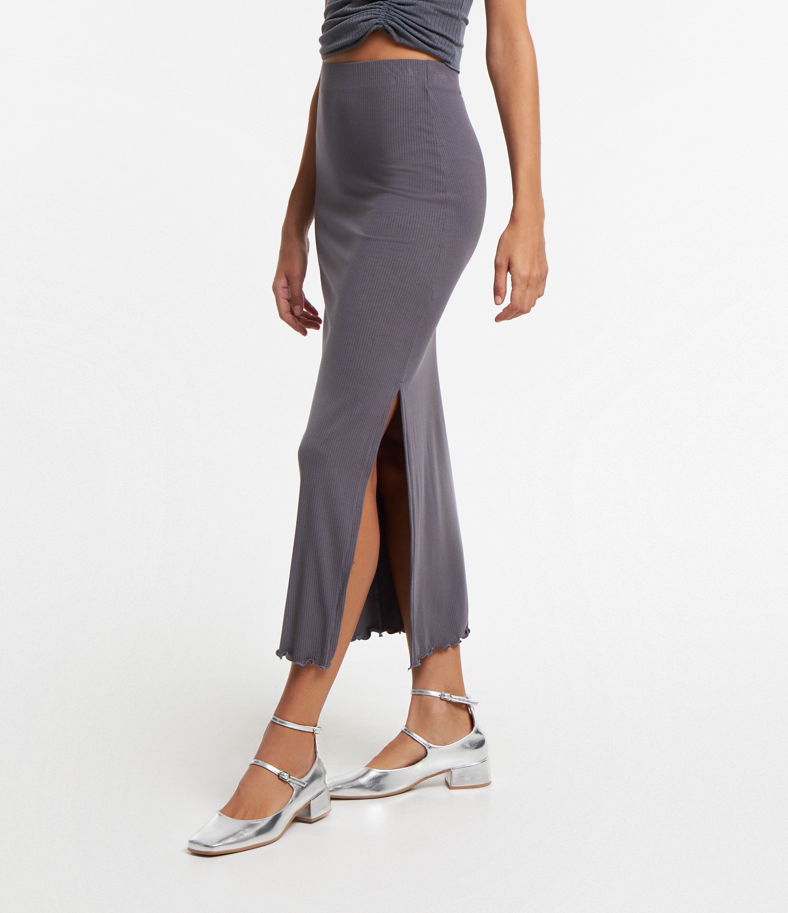 Saia Midi em Ribana com Fenda e Barra Picot Cinza 2