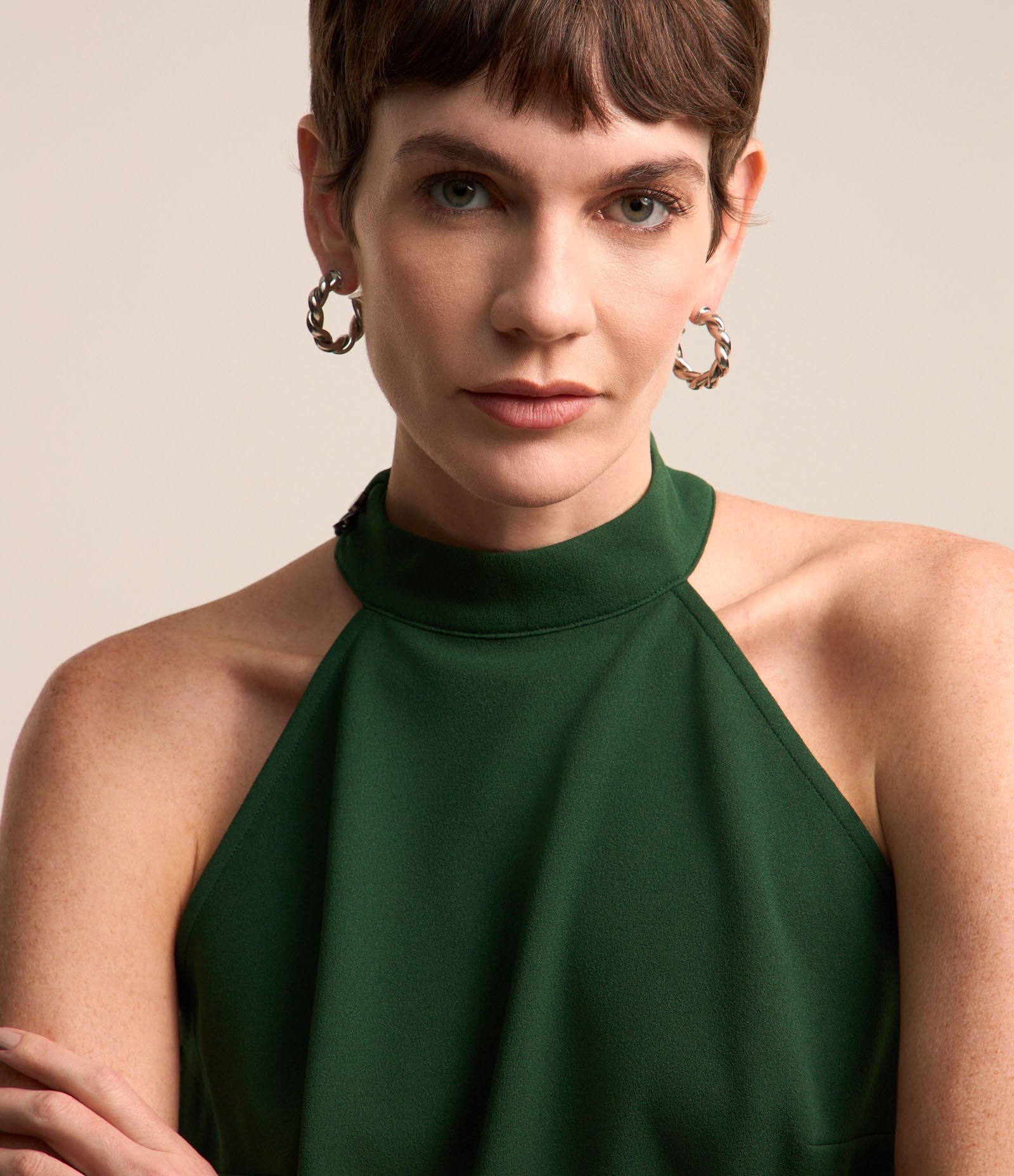 Blusa em Crepe com Golinha Alta Halter Verde 5