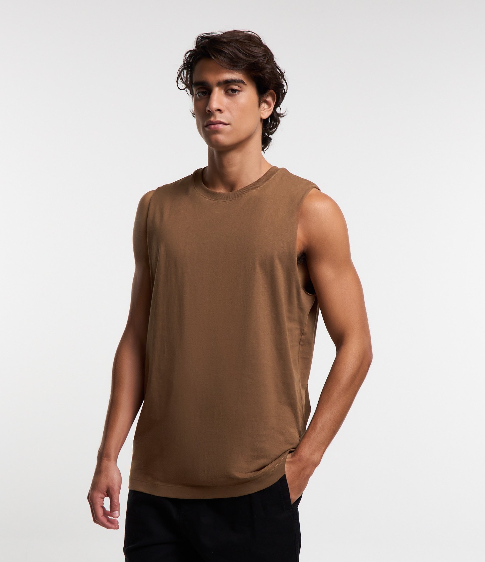 Regata Machão Básica em Algodão Marrom 1