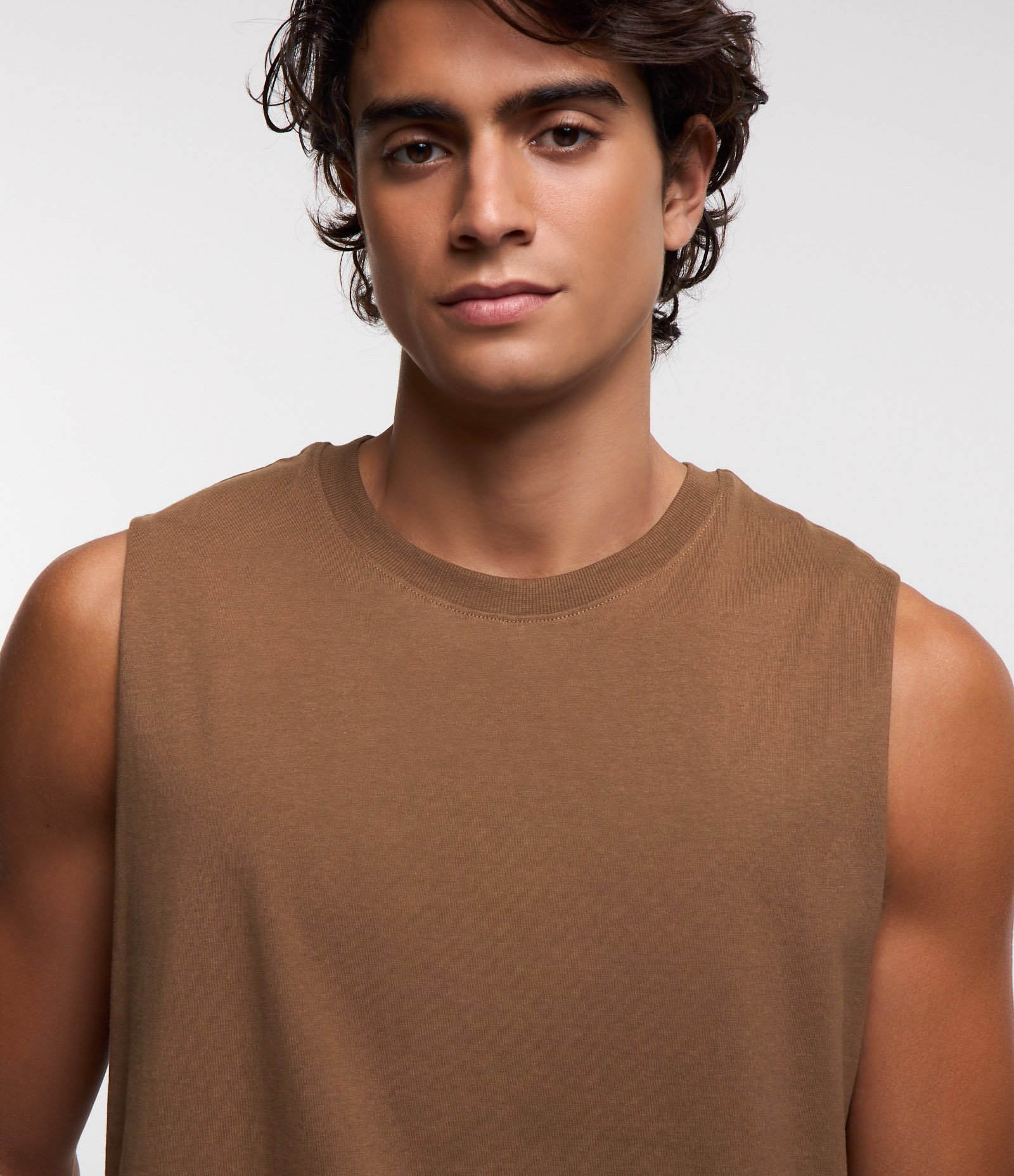 Regata Machão Básica em Algodão Marrom 4