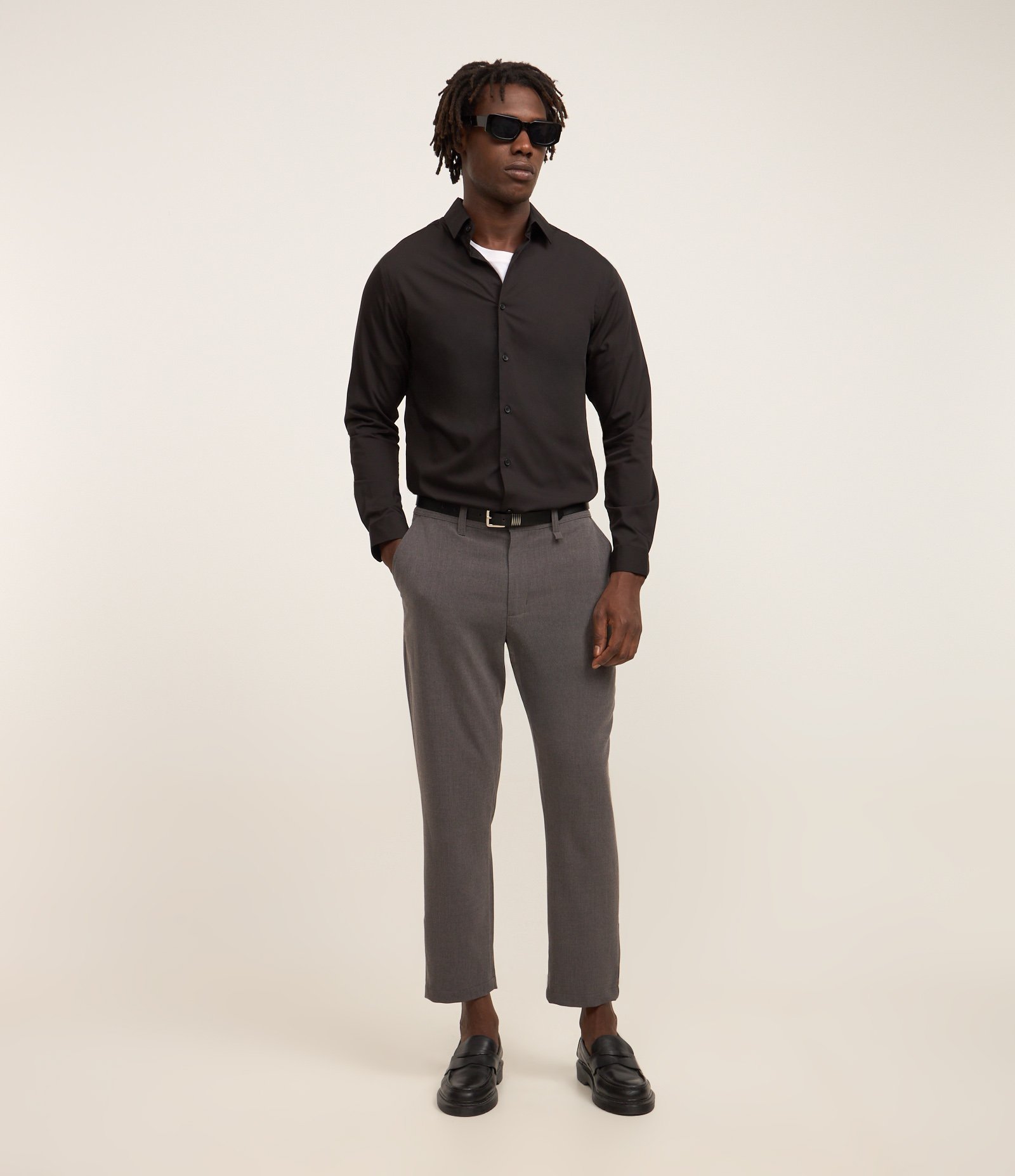 Calça Básica Slim Cropped Alfaiatada com Elastano Cinza 1