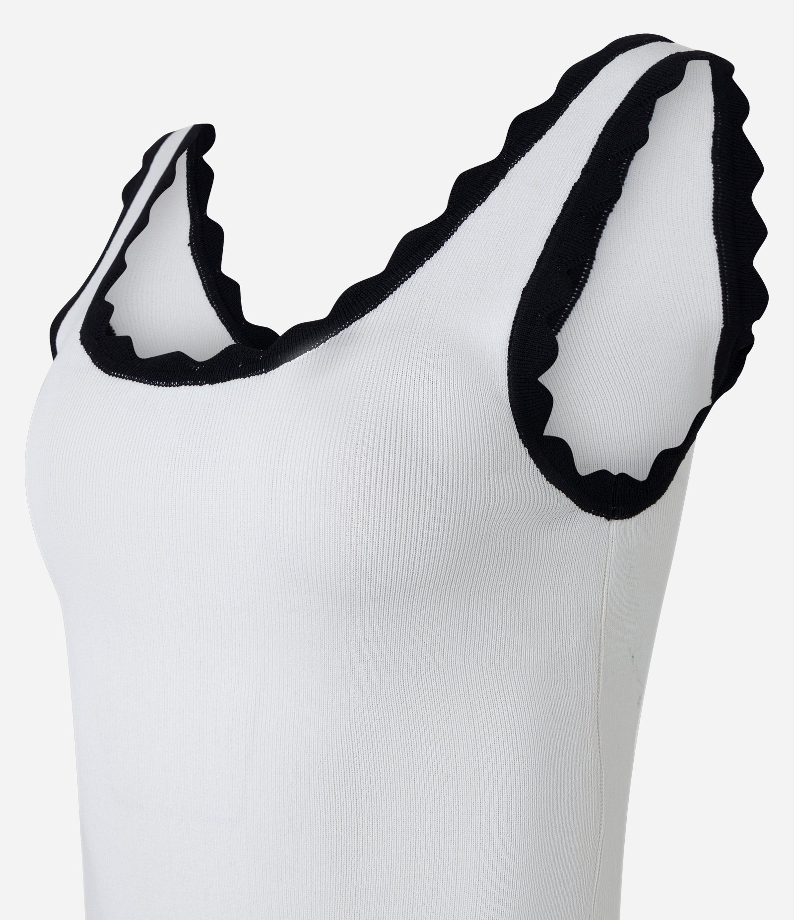 Blusa Regata em Viscose com Detalhe de Ondinhas Branco 6