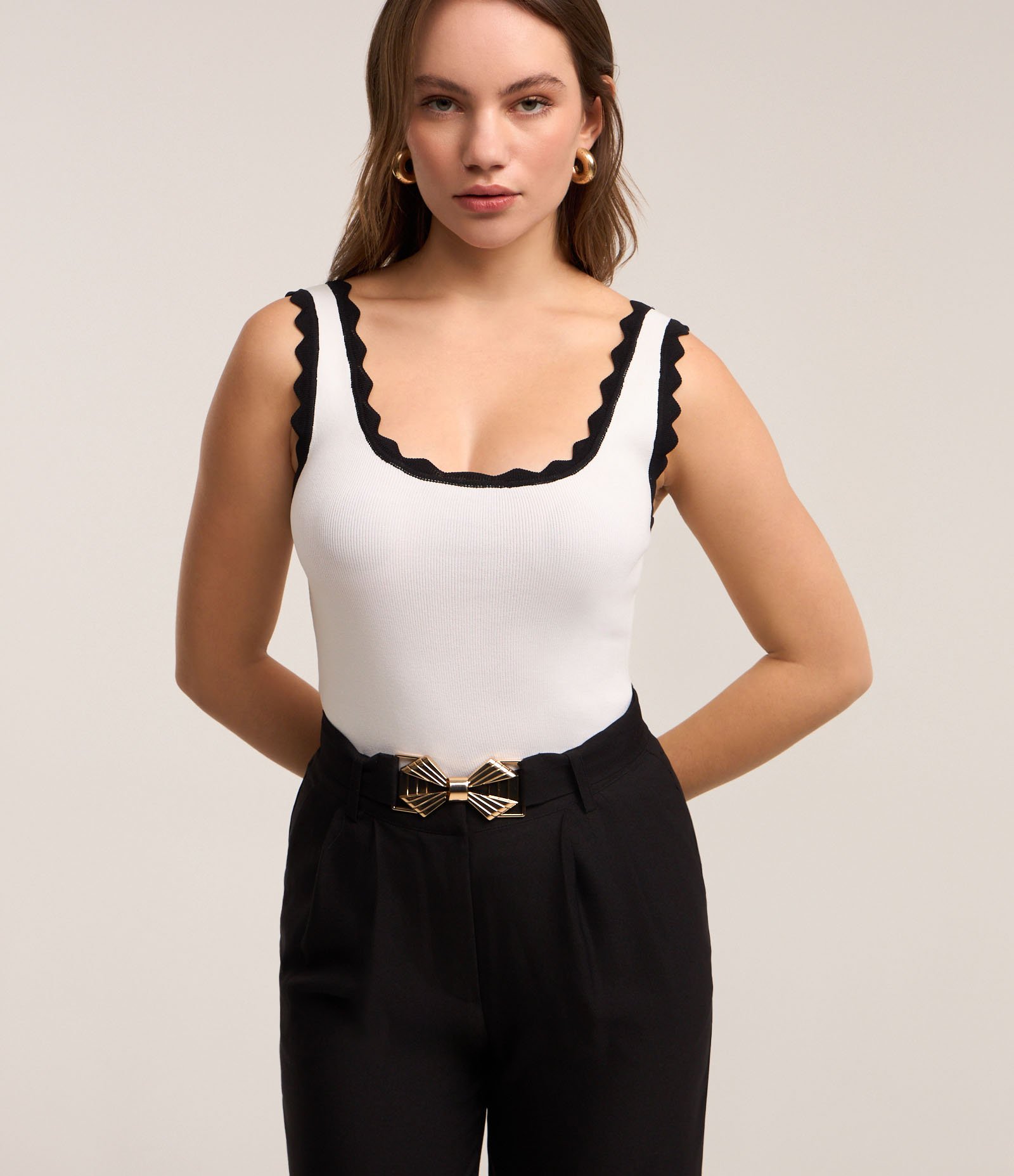 Blusa Regata em Viscose com Detalhe de Ondinhas Branco 1